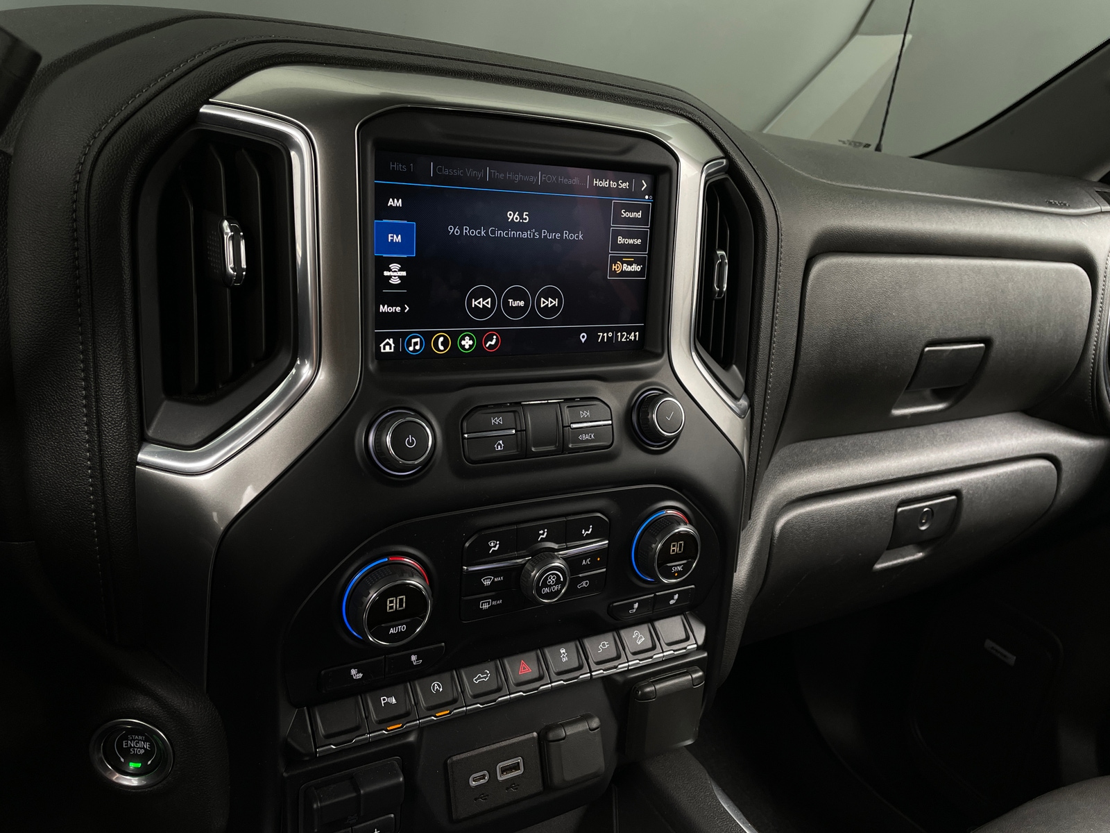 Thumbnail: 2019 Chevrolet Silverado 1500 - 3