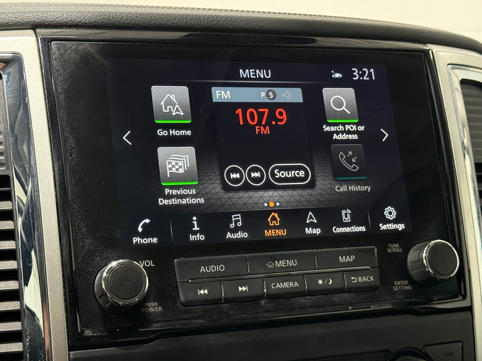 Thumbnail: 2020 Nissan Titan - 3