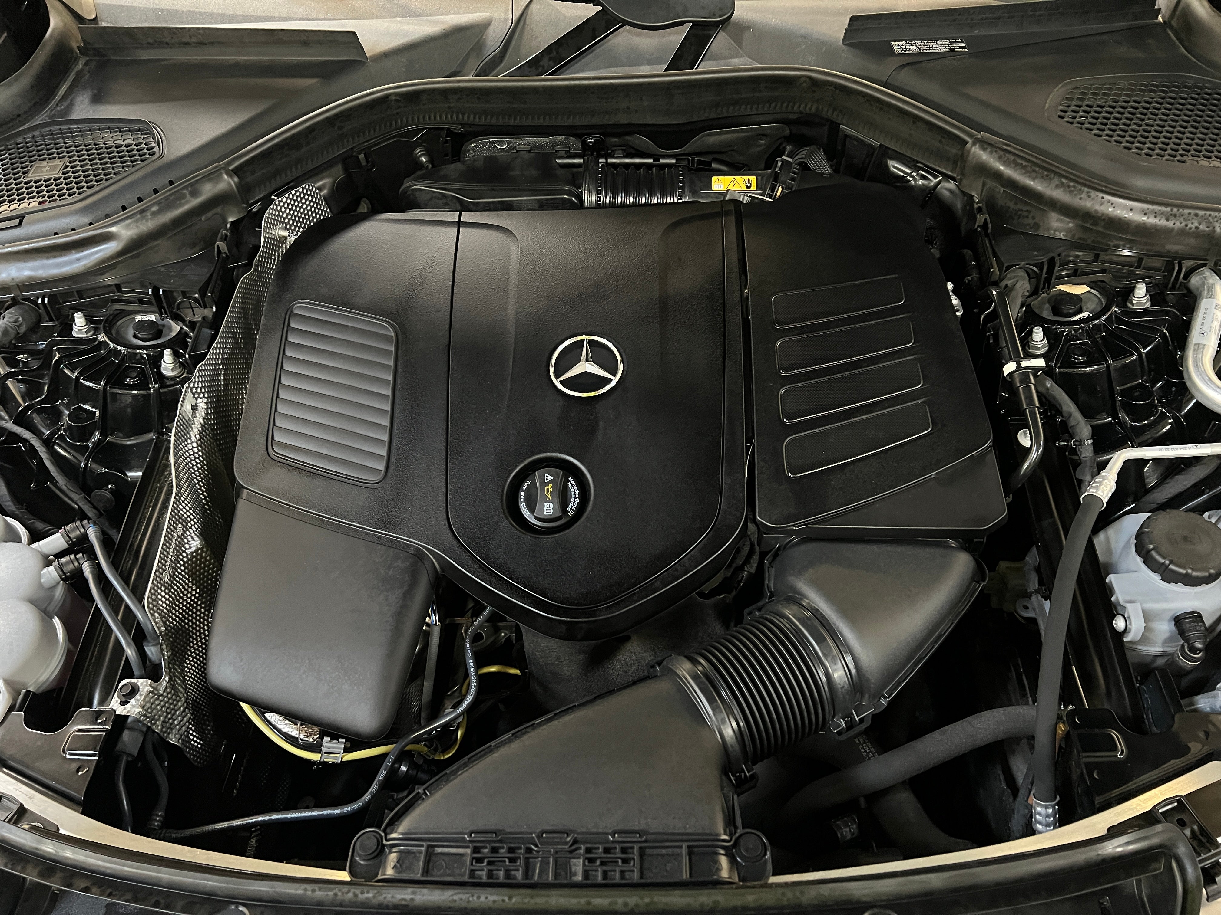 2025 Mercedes-Benz GLC Base - Photo 9