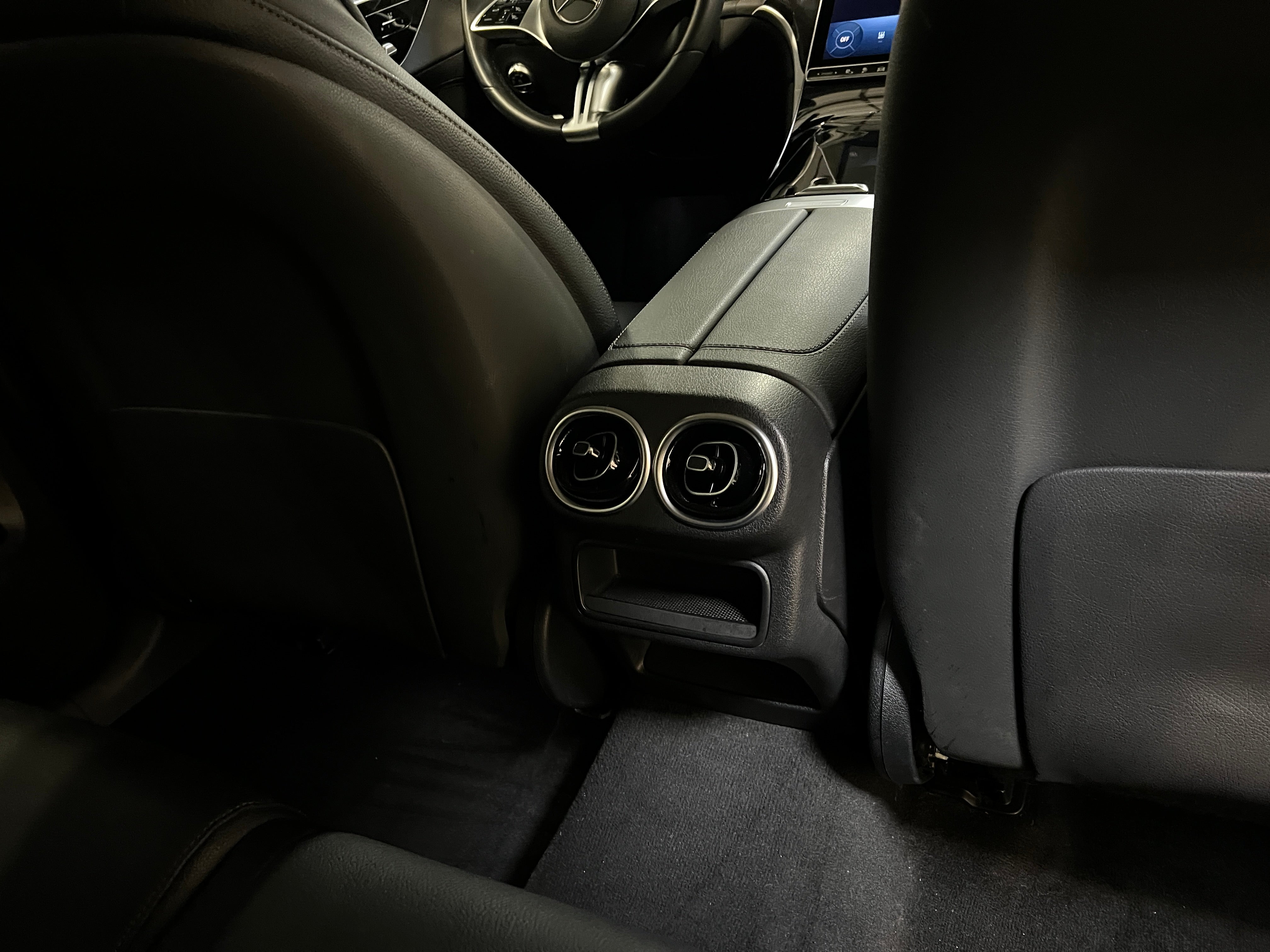 2025 Mercedes-Benz GLC Base - Photo 5
