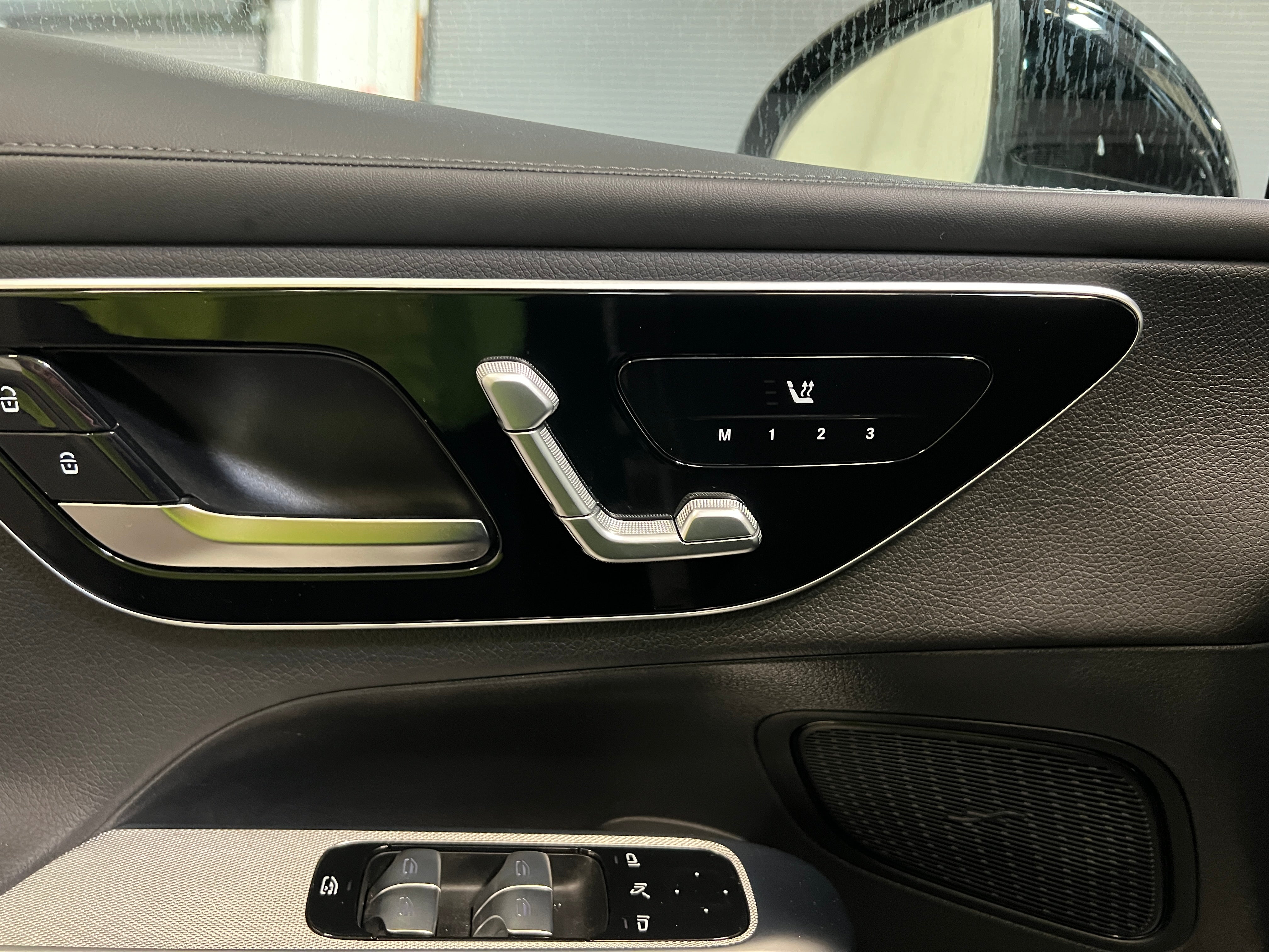2025 Mercedes-Benz GLC Base - Photo 10