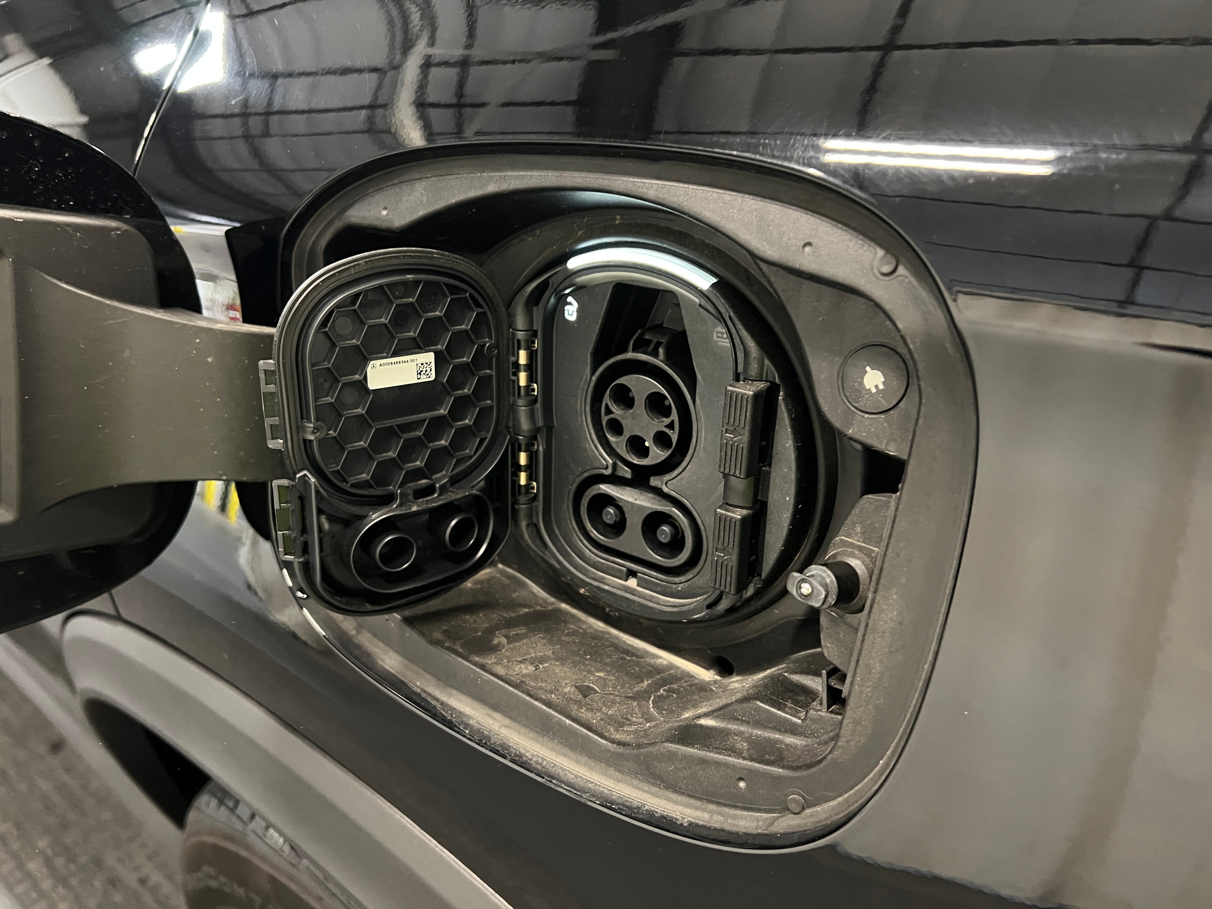 2025 Mercedes-Benz GLC Base - Photo 23
