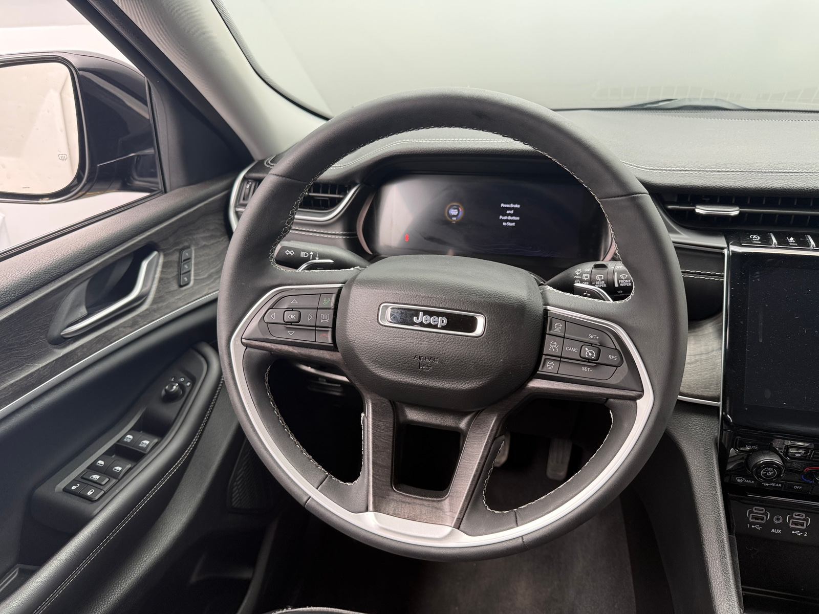 Thumbnail: 2023 Jeep Grand Cherokee L - 4