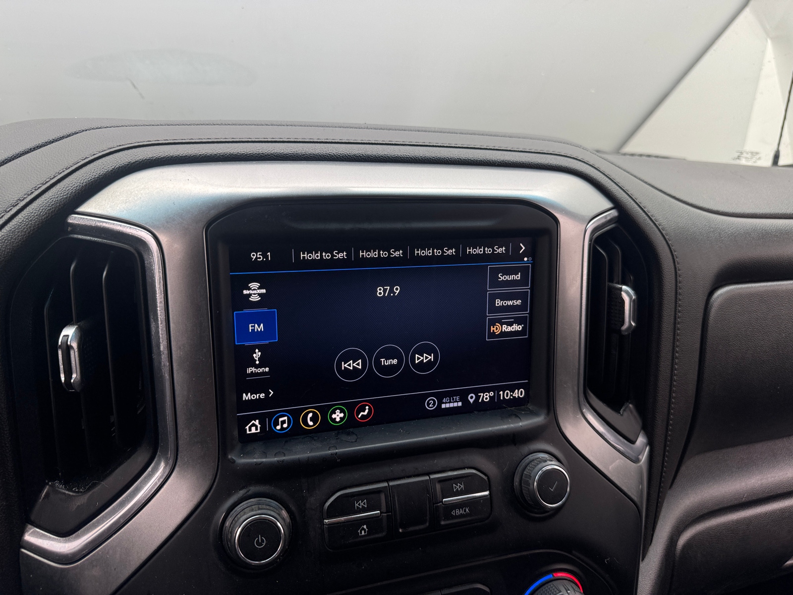 Thumbnail: 2020 Chevrolet Silverado 1500 - 4