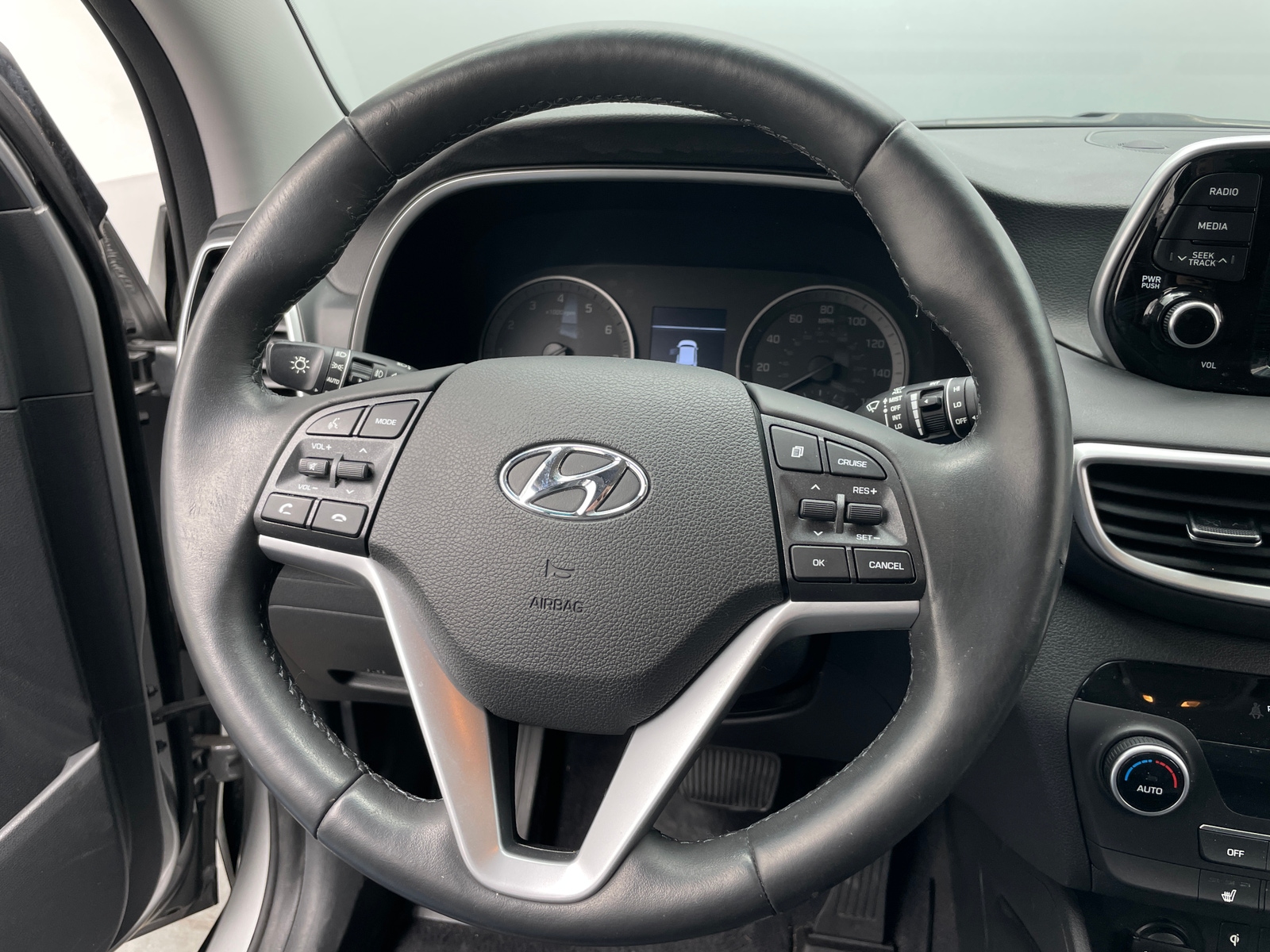 Thumbnail: 2020 Hyundai Tucson - 4