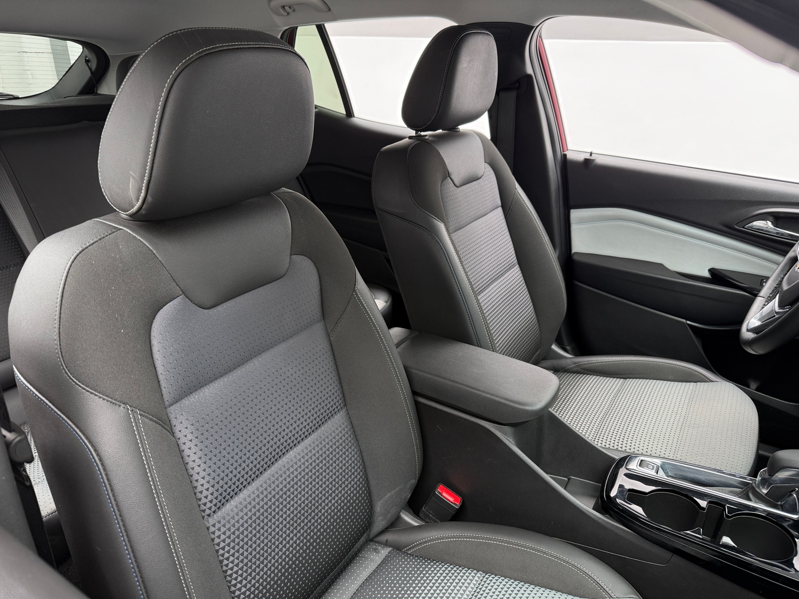 Thumbnail: 2025 Chevrolet Trax - 2