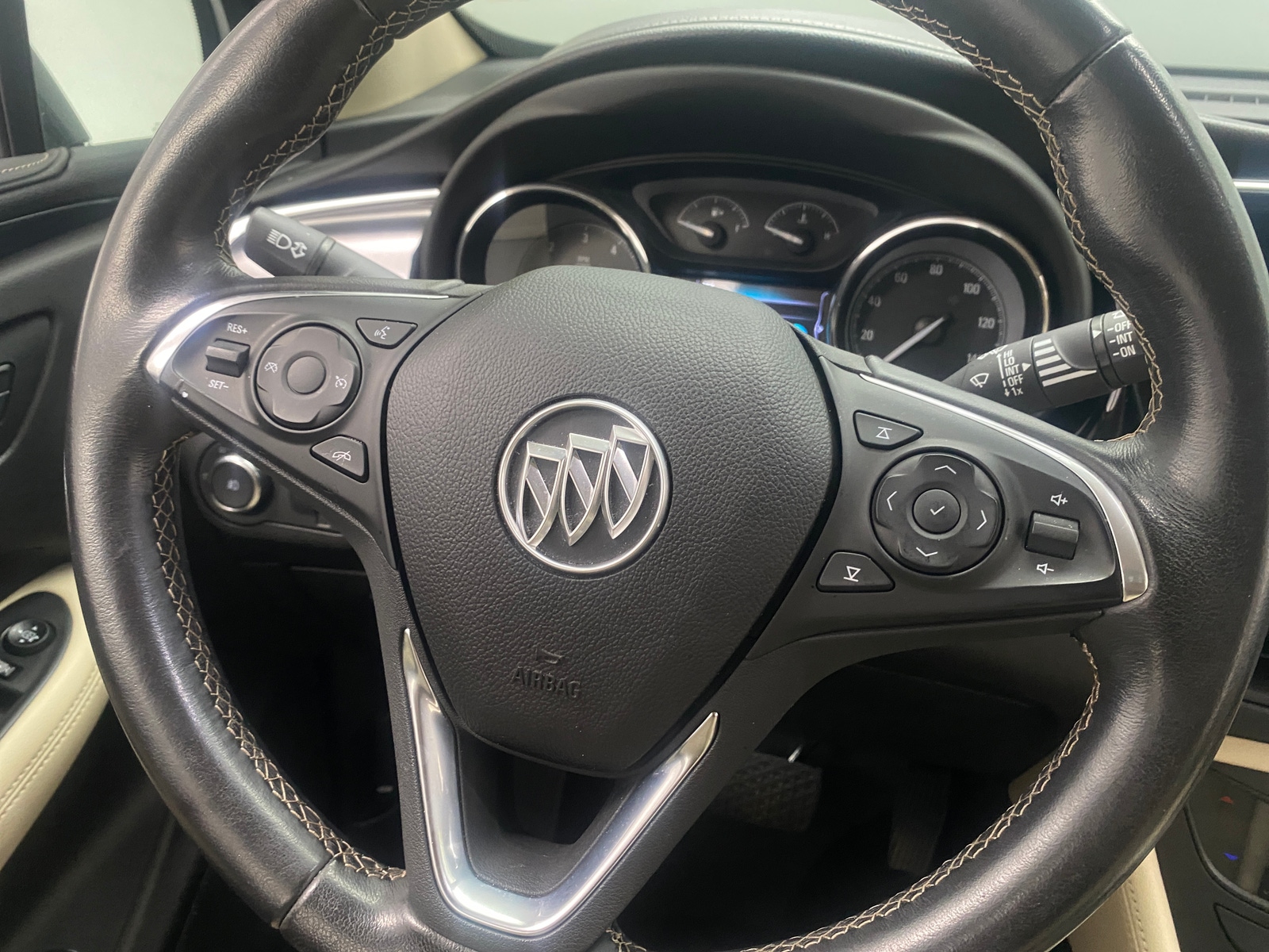 Thumbnail: 2017 Buick Envision - 4