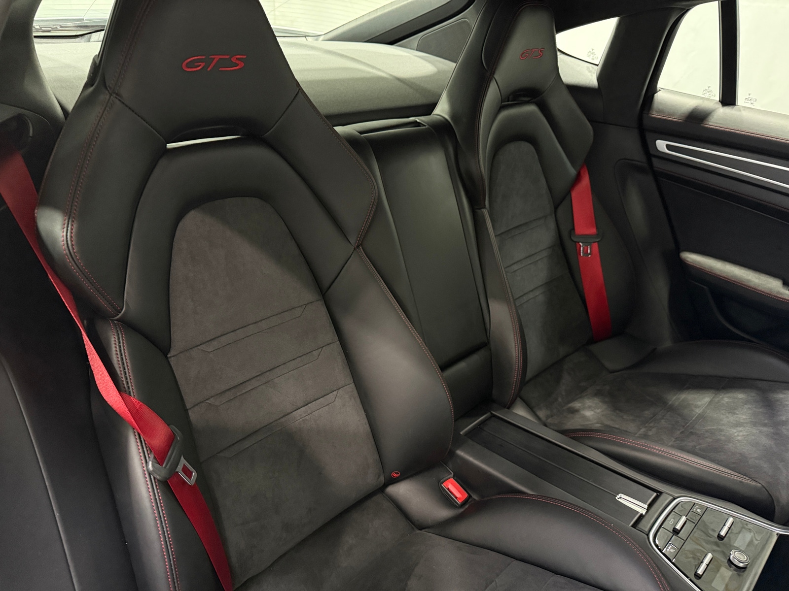 Thumbnail: 2019 Porsche Panamera - 5