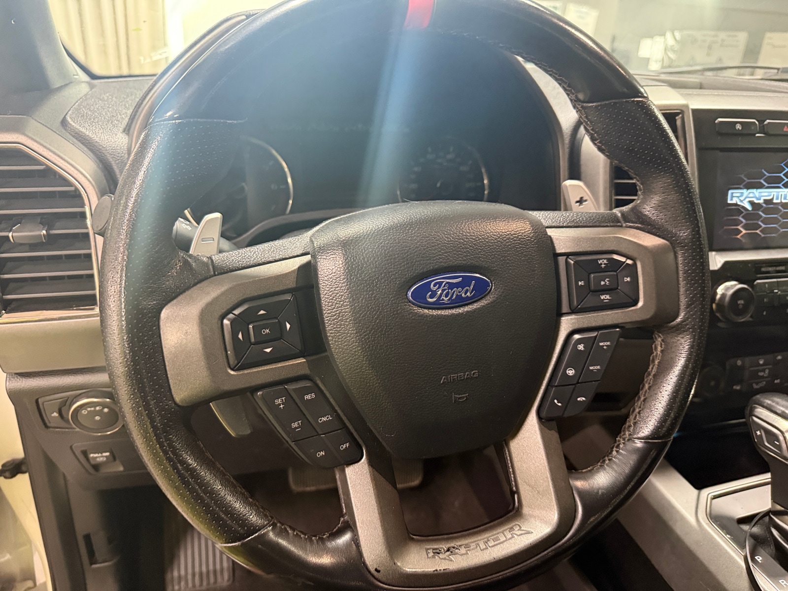 Thumbnail: 2019 Ford Econoline - 5