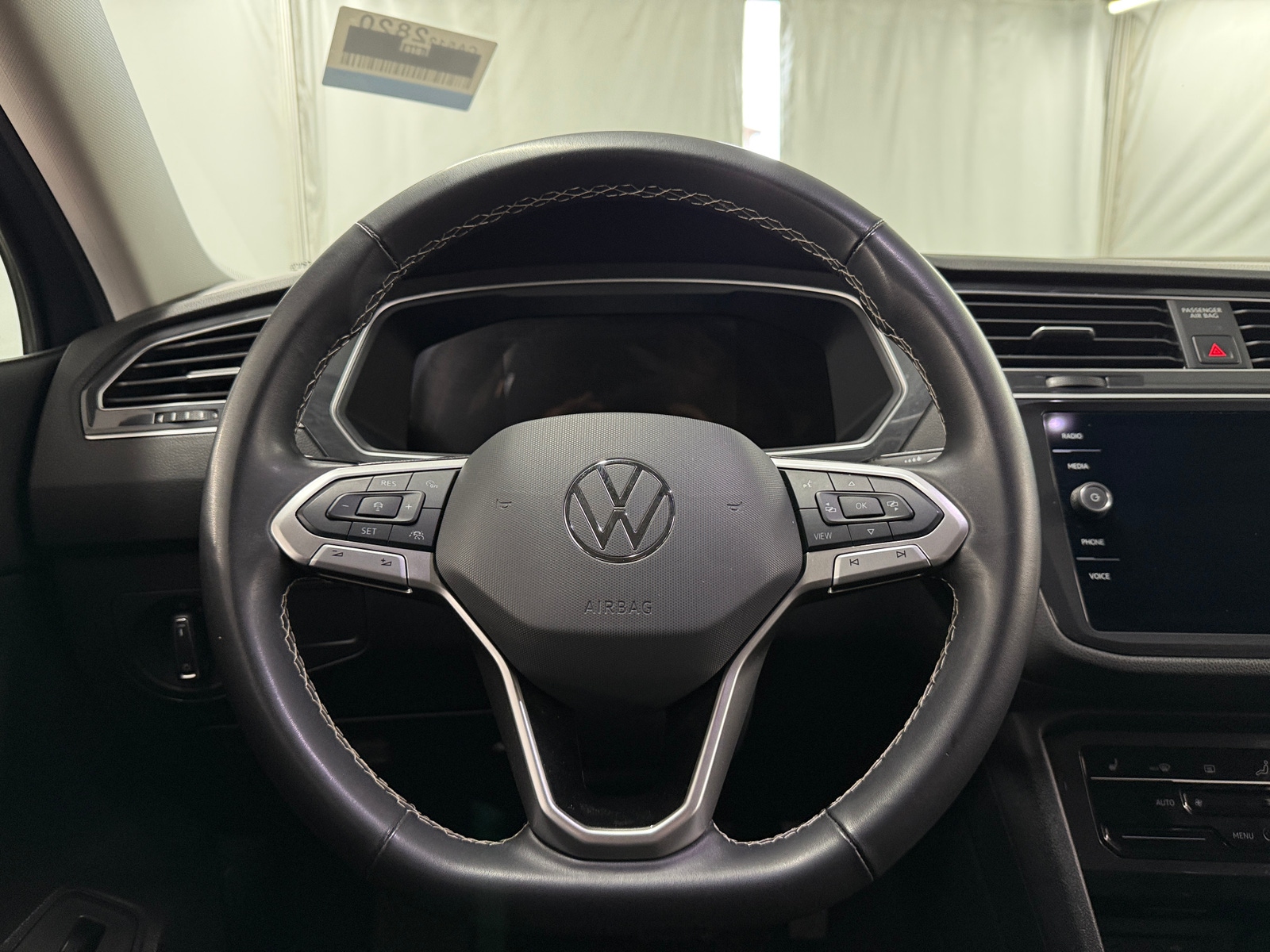 Thumbnail: 2024 Volkswagen Tiguan - 4