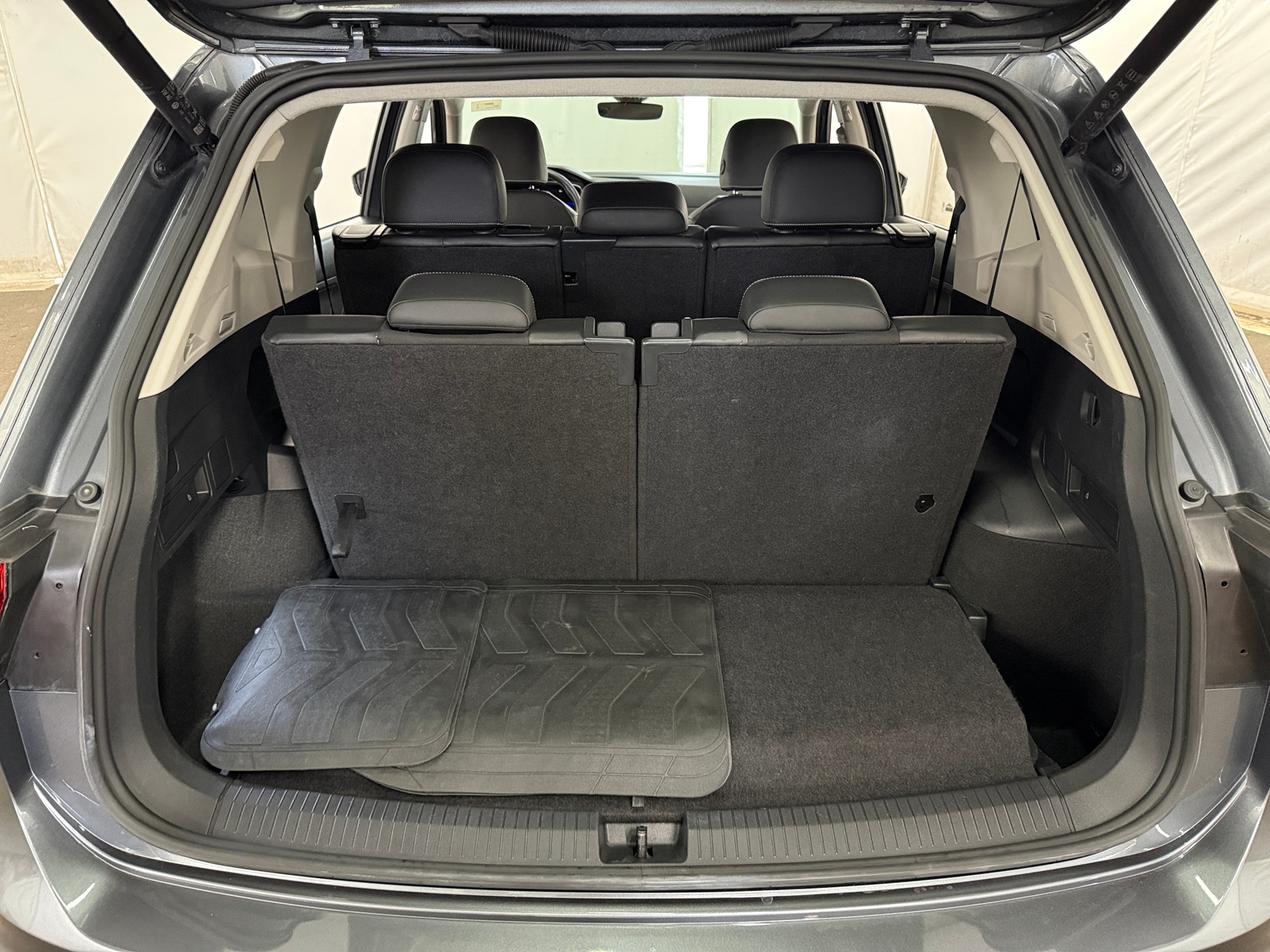Thumbnail: 2024 Volkswagen Tiguan - 6