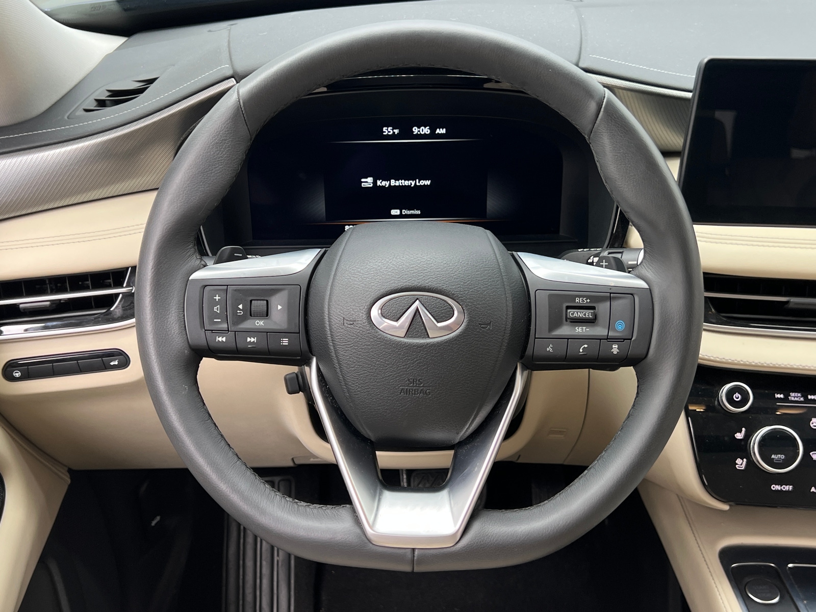 Thumbnail: 2023 INFINITI QX60 - 4