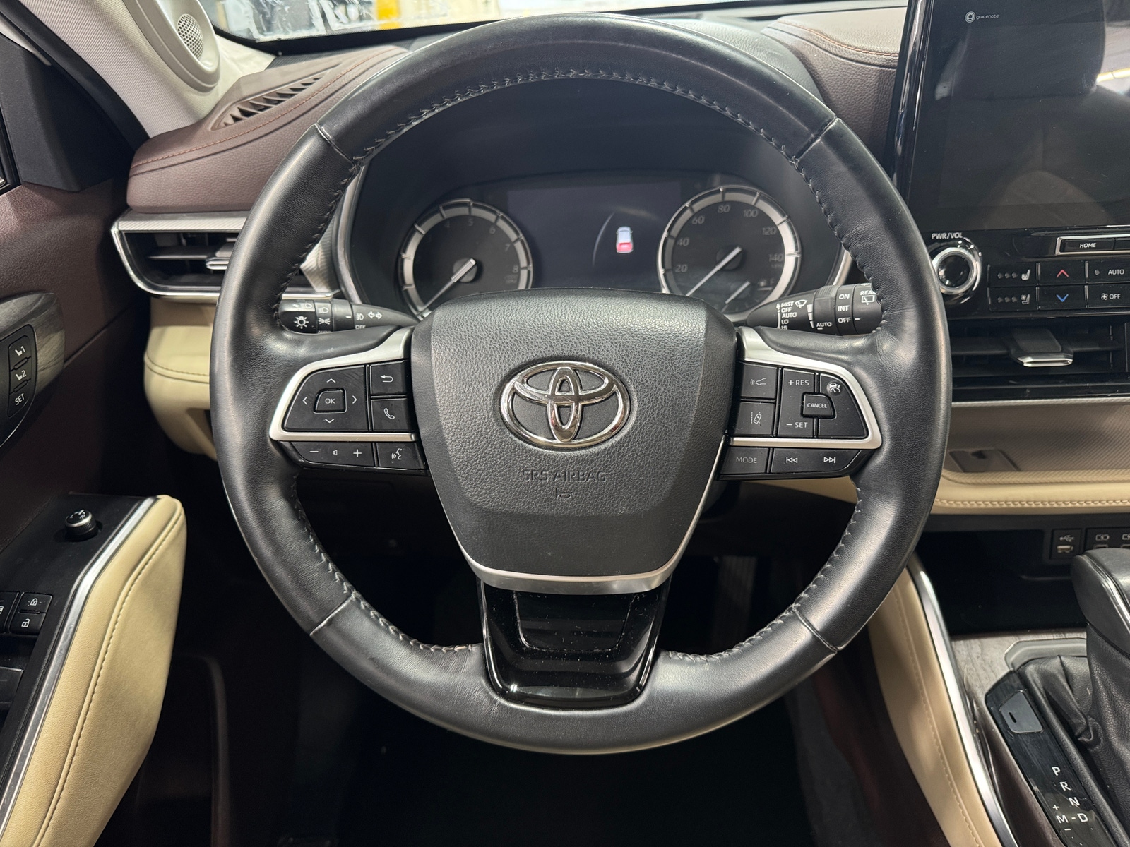 Thumbnail: 2022 Toyota Highlander - 4