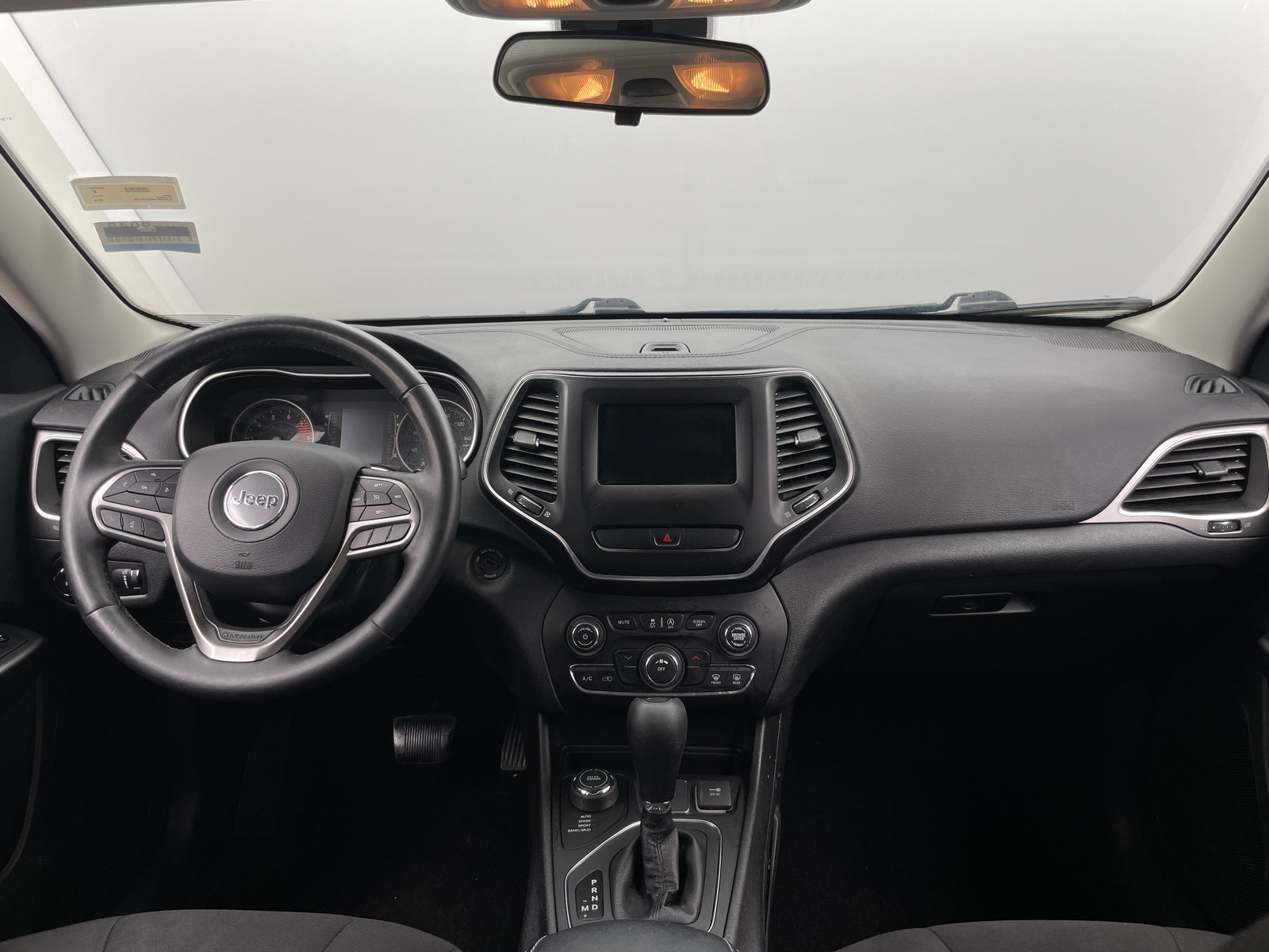 Thumbnail: 2019 Jeep Cherokee - 3