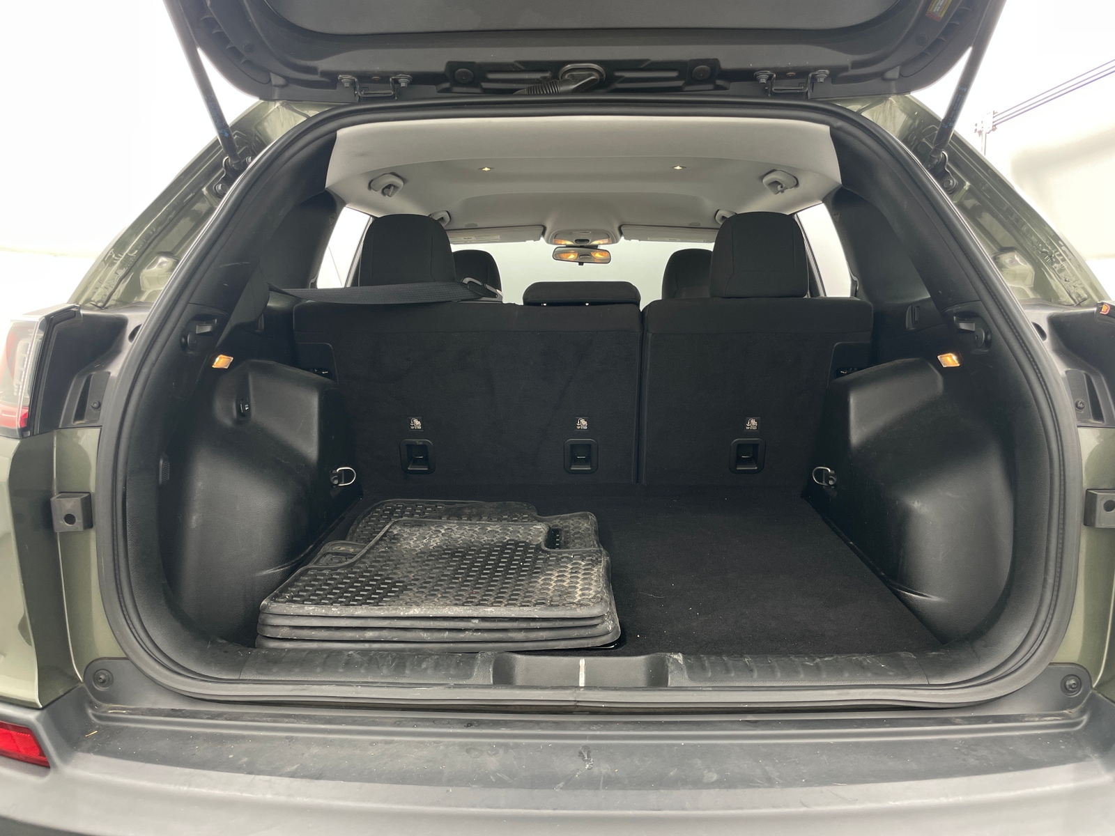 Thumbnail: 2019 Jeep Cherokee - 7