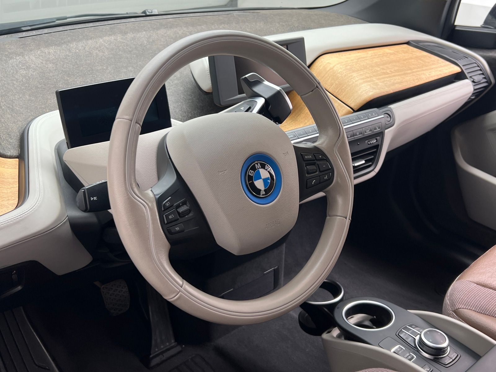 Thumbnail: 2018 BMW i3 - 5