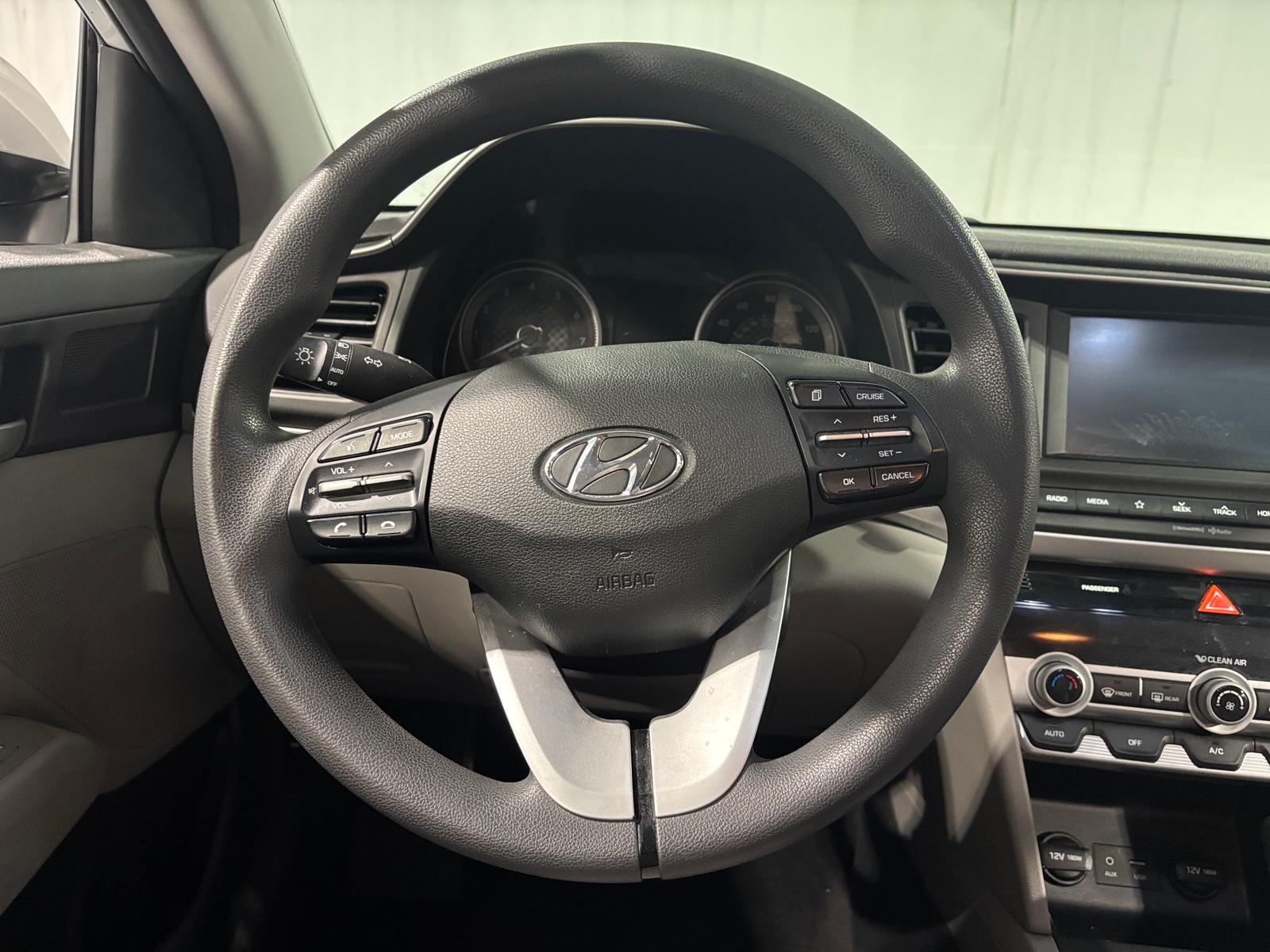 Thumbnail: 2020 Hyundai Elantra - 5