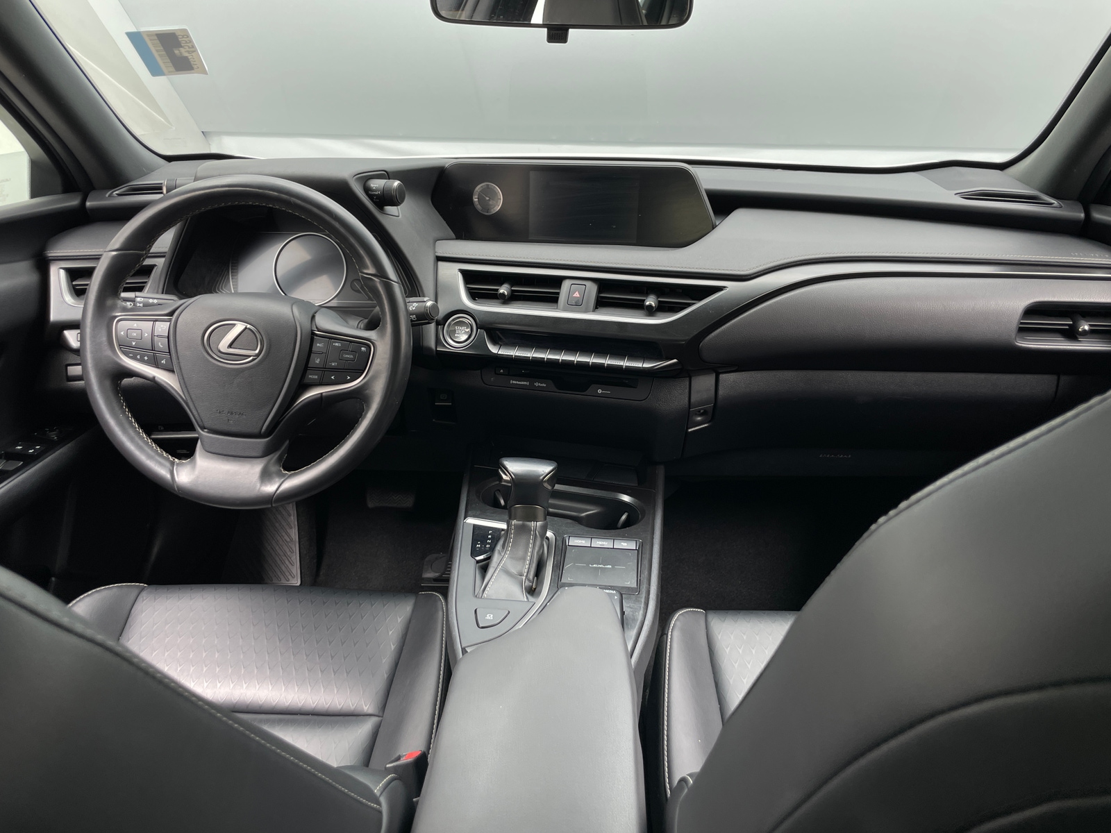 Thumbnail: 2020 Lexus UX - 2