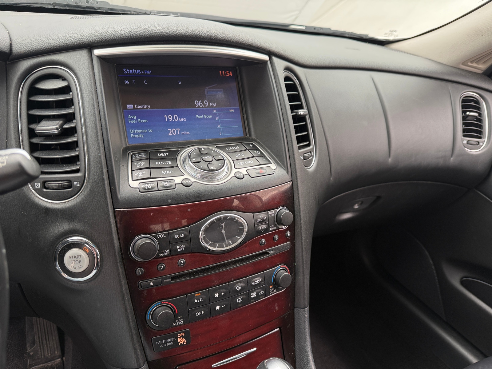 Thumbnail: 2017 INFINITI QX50 - 3