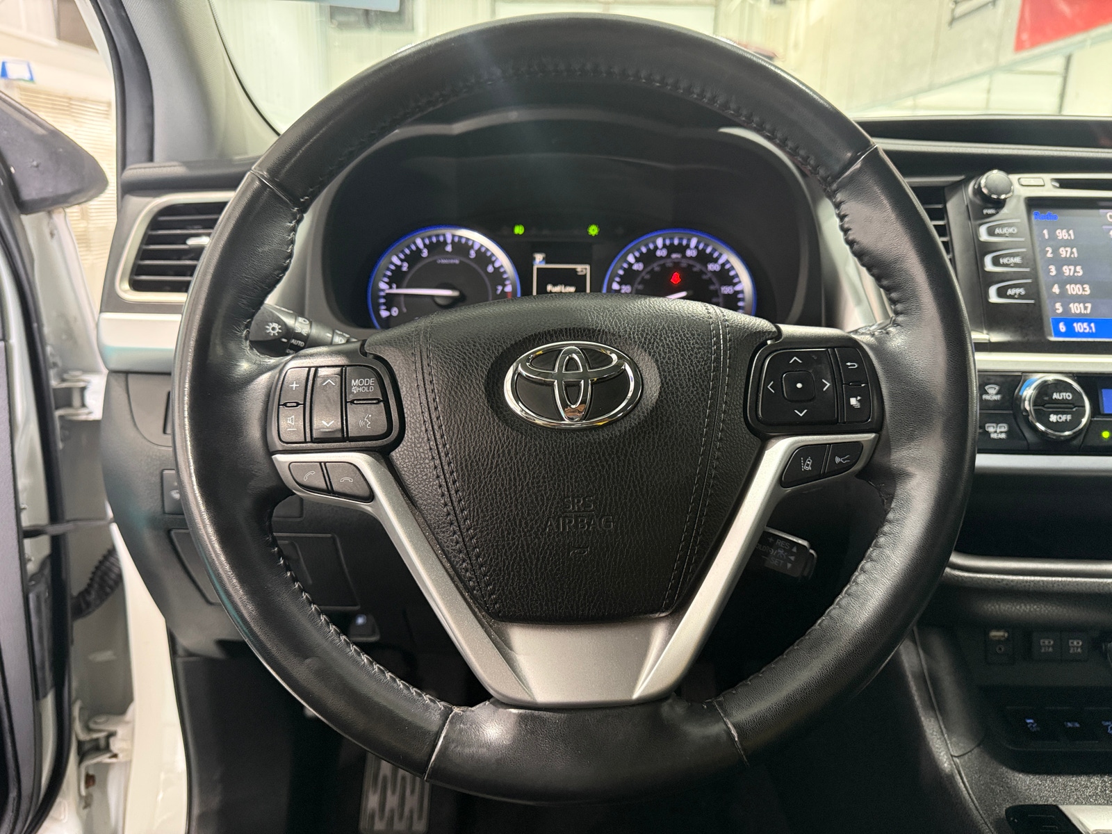 Thumbnail: 2019 Toyota Highlander - 4