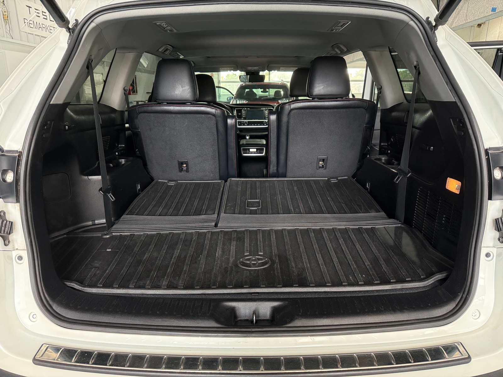 Thumbnail: 2019 Toyota Highlander - 6