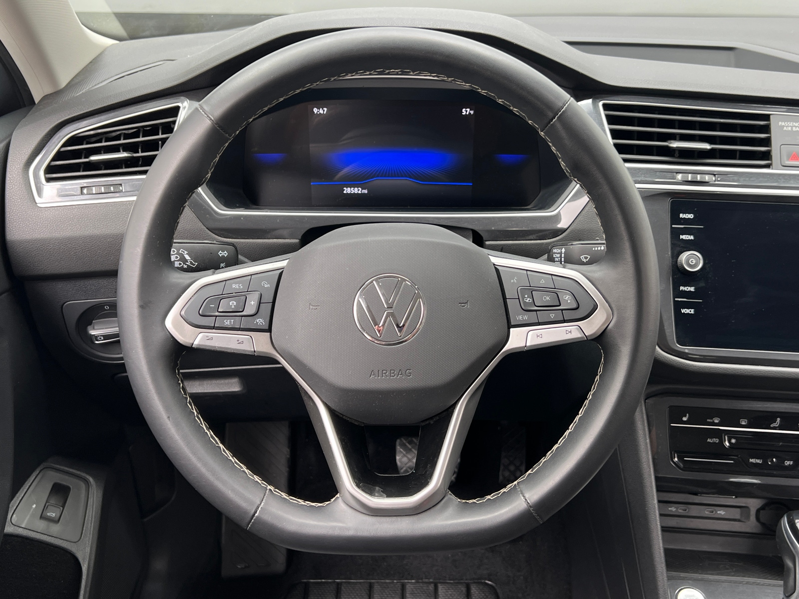 Thumbnail: 2024 Volkswagen Tiguan - 4