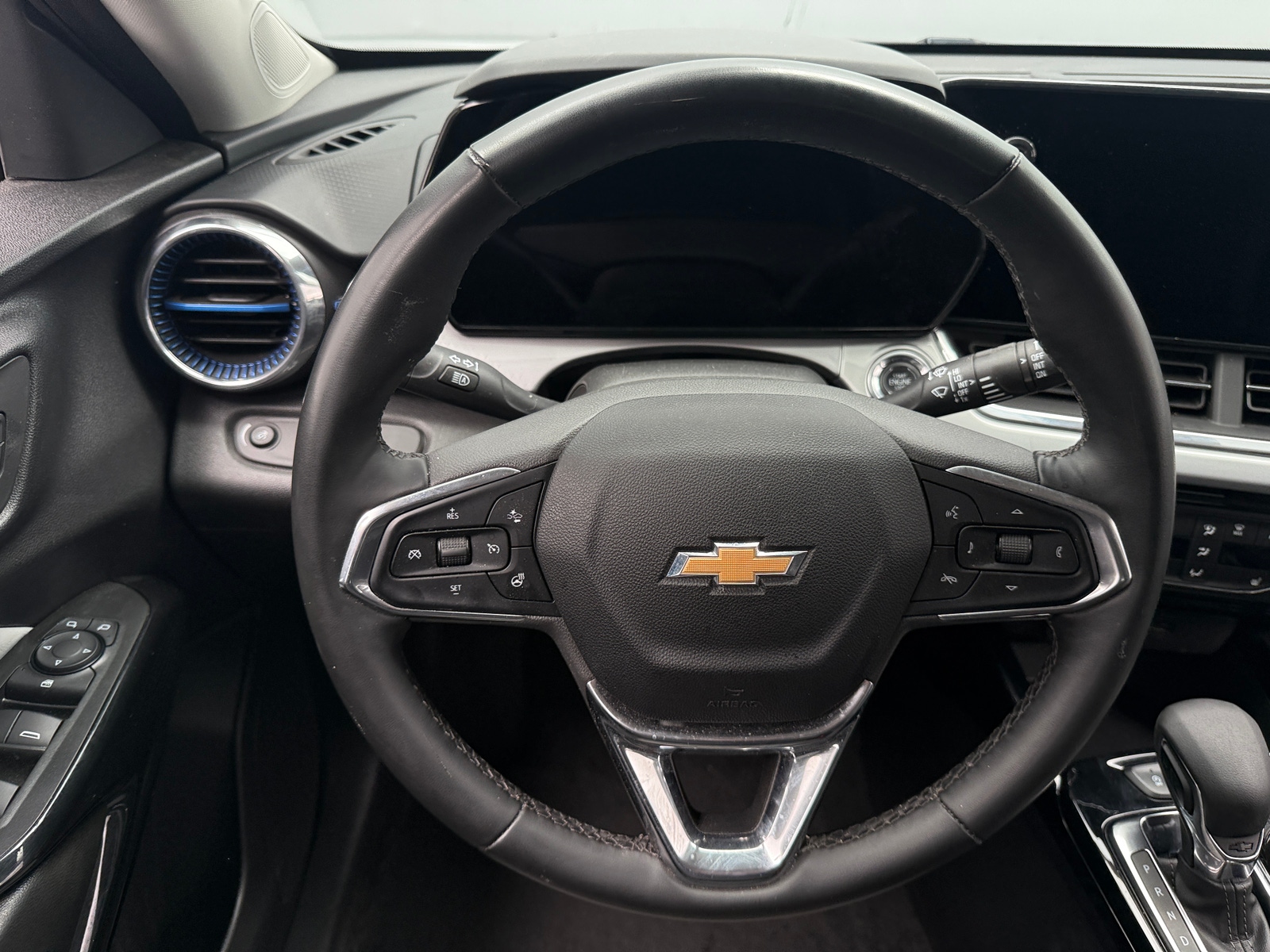 Thumbnail: 2025 Chevrolet Trax - 5