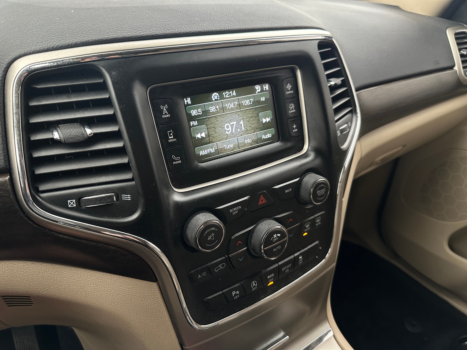 Thumbnail: 2017 Jeep Grand Cherokee - 4
