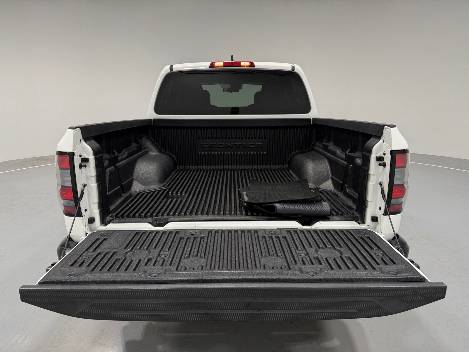 Thumbnail: 2023 Nissan Frontier - 7