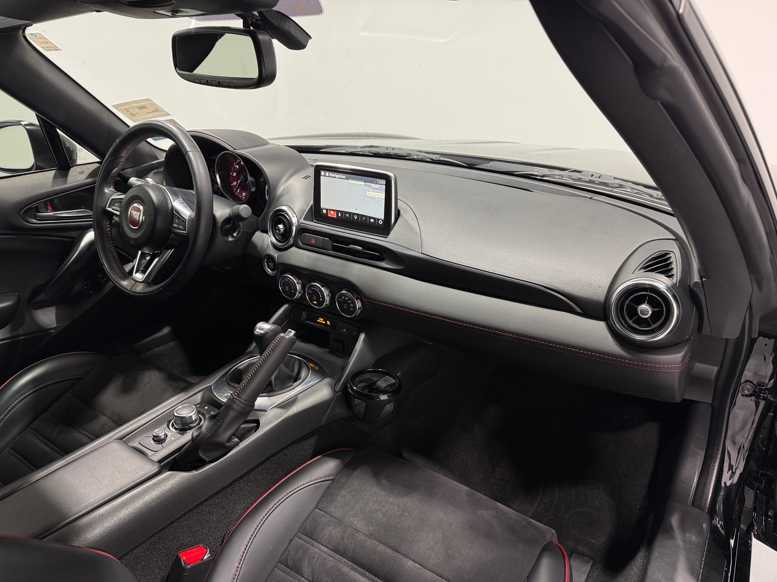 Thumbnail: 2017 Fiat 124 Spider - 2