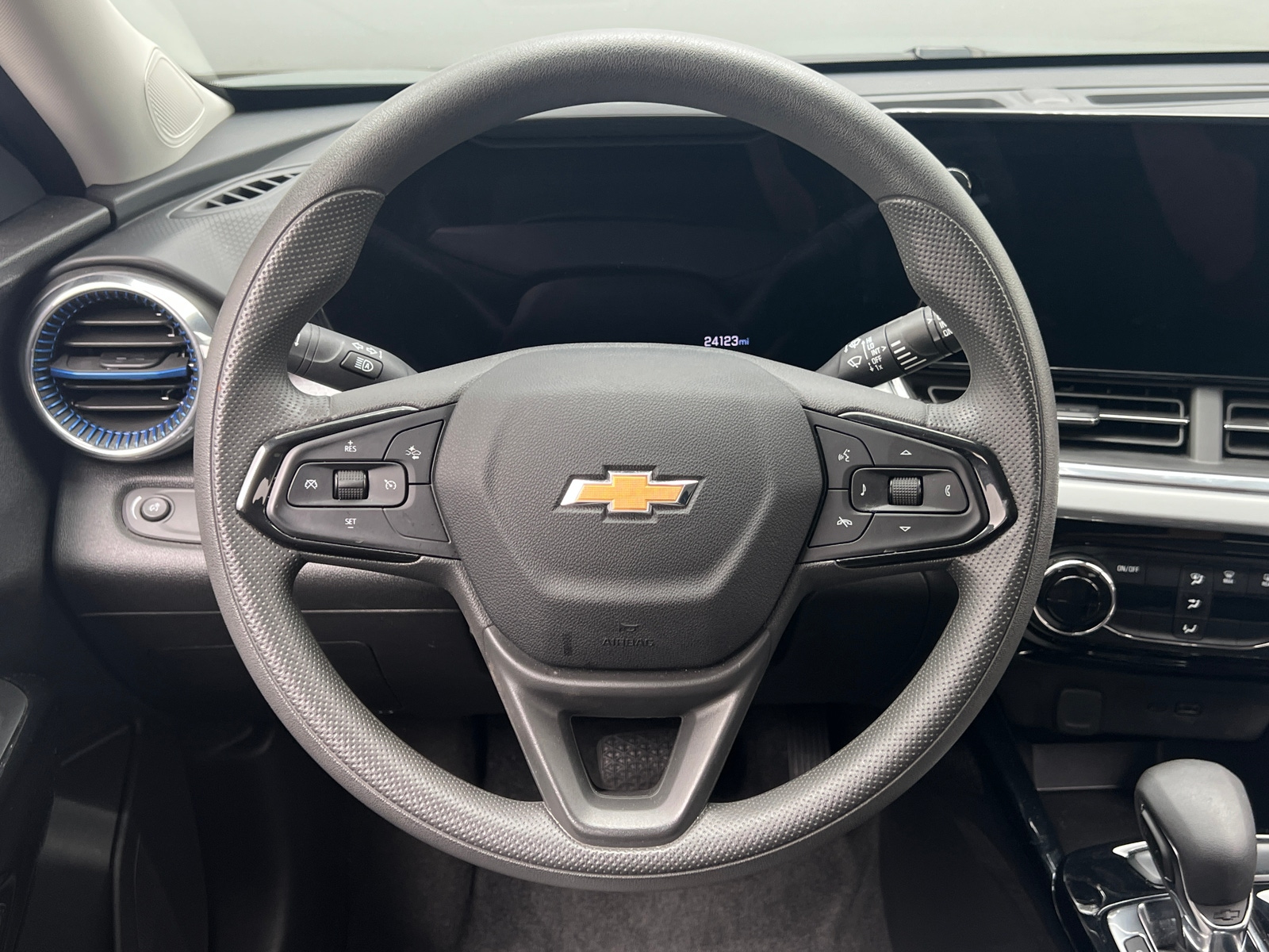 Thumbnail: 2025 Chevrolet Trax - 5