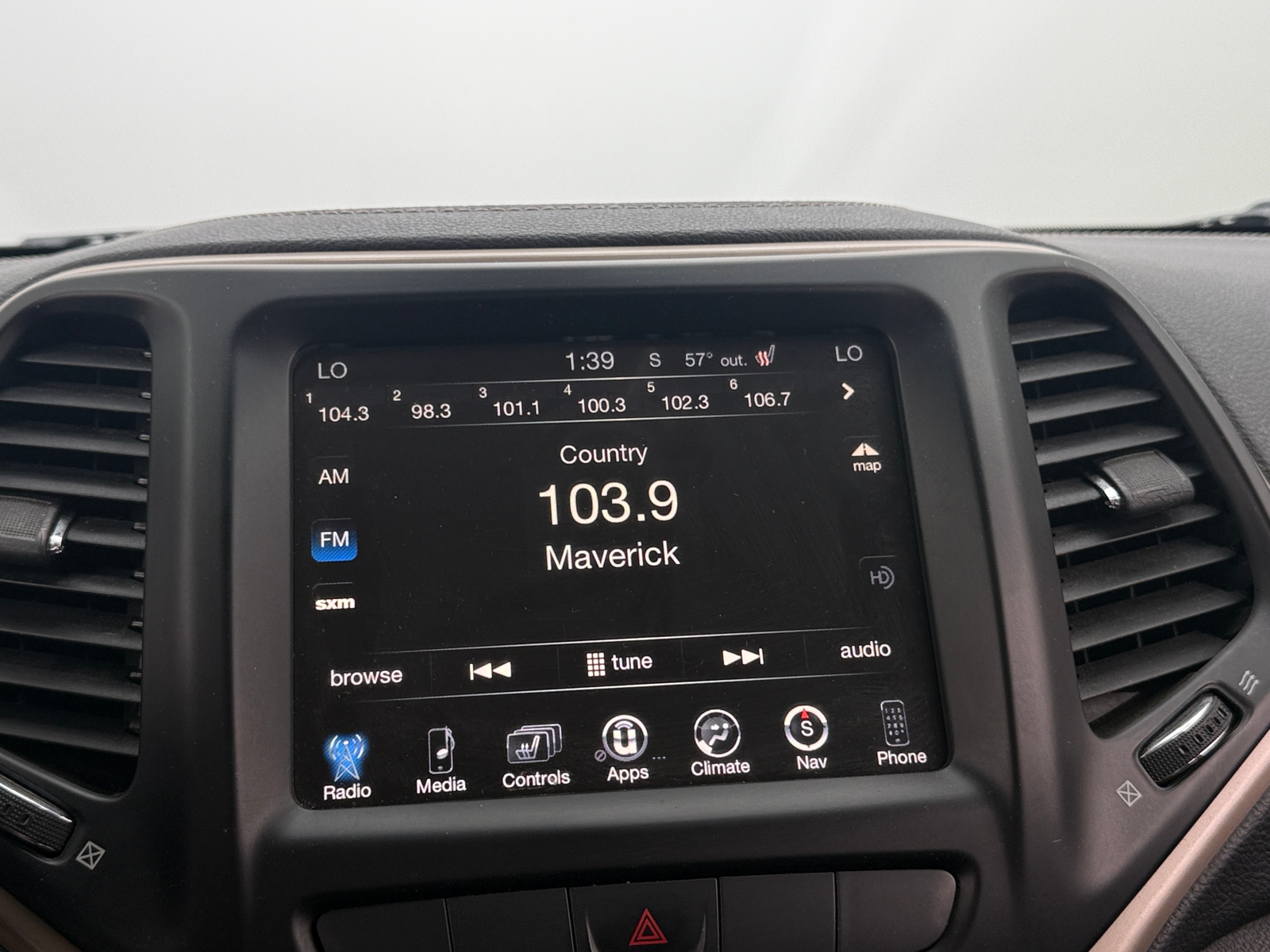 Thumbnail: 2015 Jeep Cherokee - 3