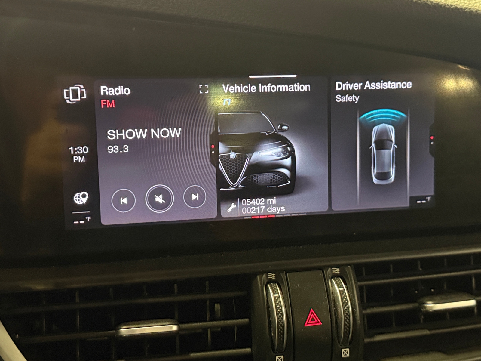 Thumbnail: 2021 Alfa Romeo Giulia - 3