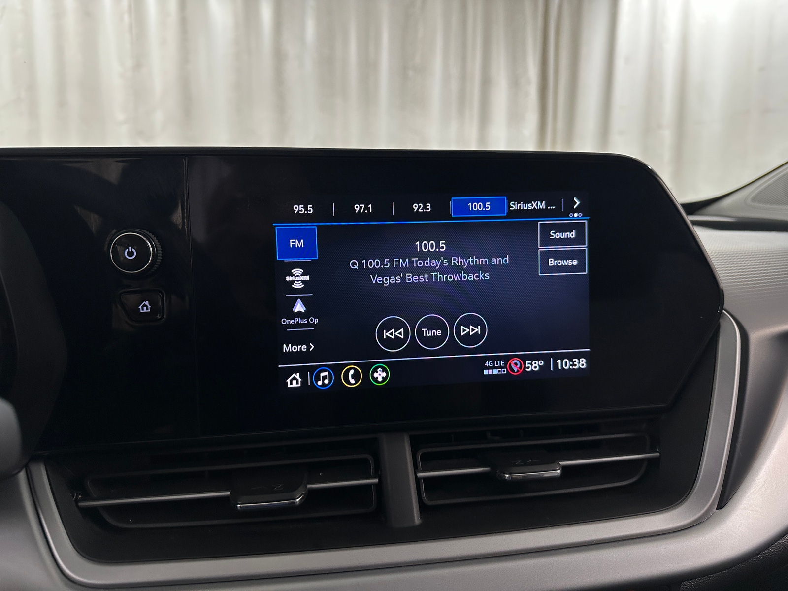 Thumbnail: 2025 Chevrolet Trax - 4