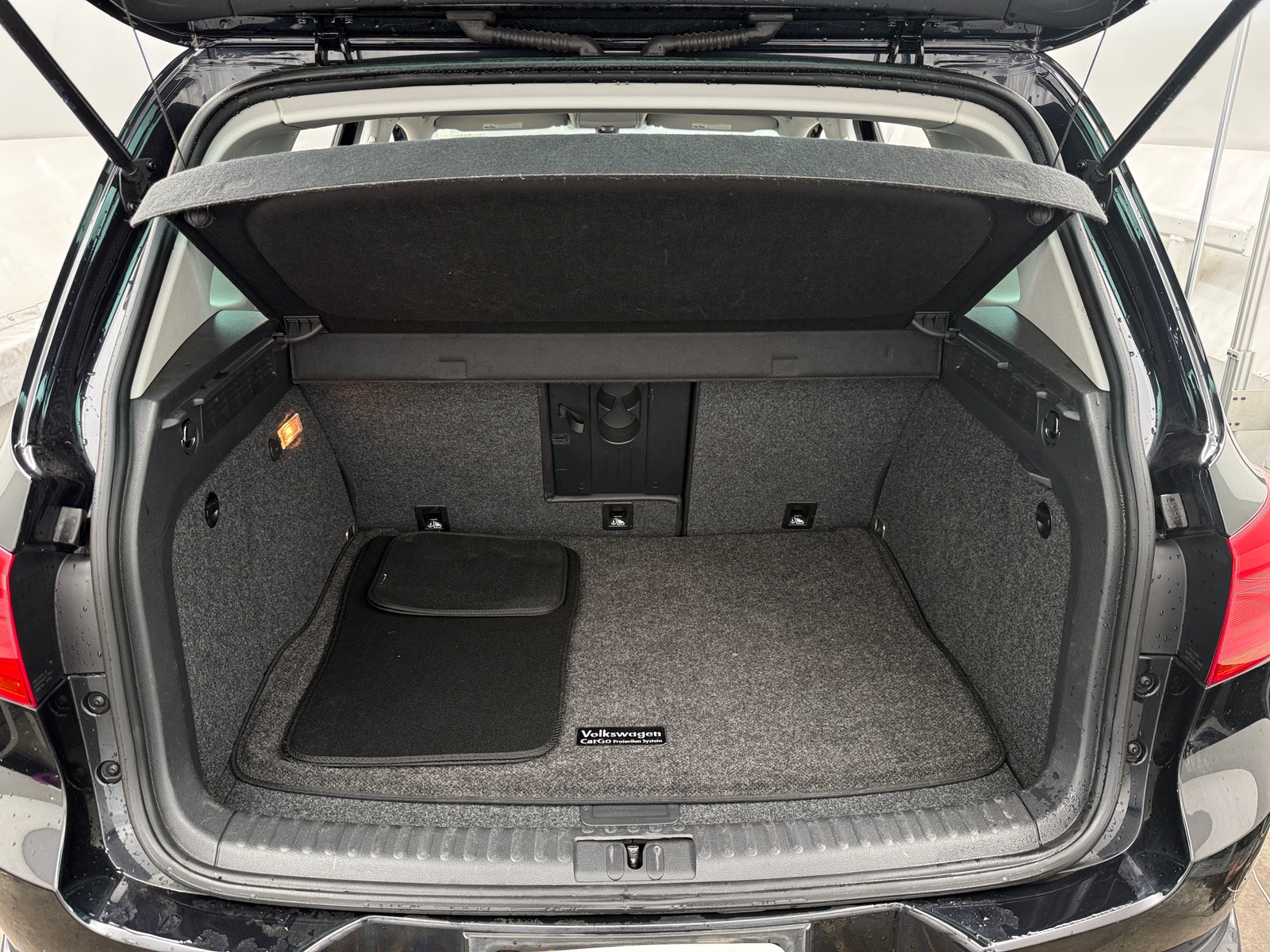 Thumbnail: 2017 Volkswagen Tiguan - 6