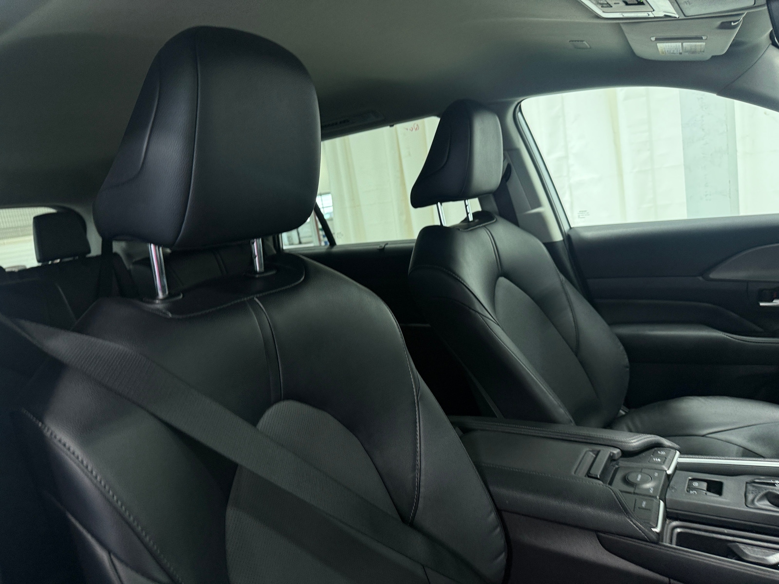 Thumbnail: 2025 Toyota Grand Highlander - 2