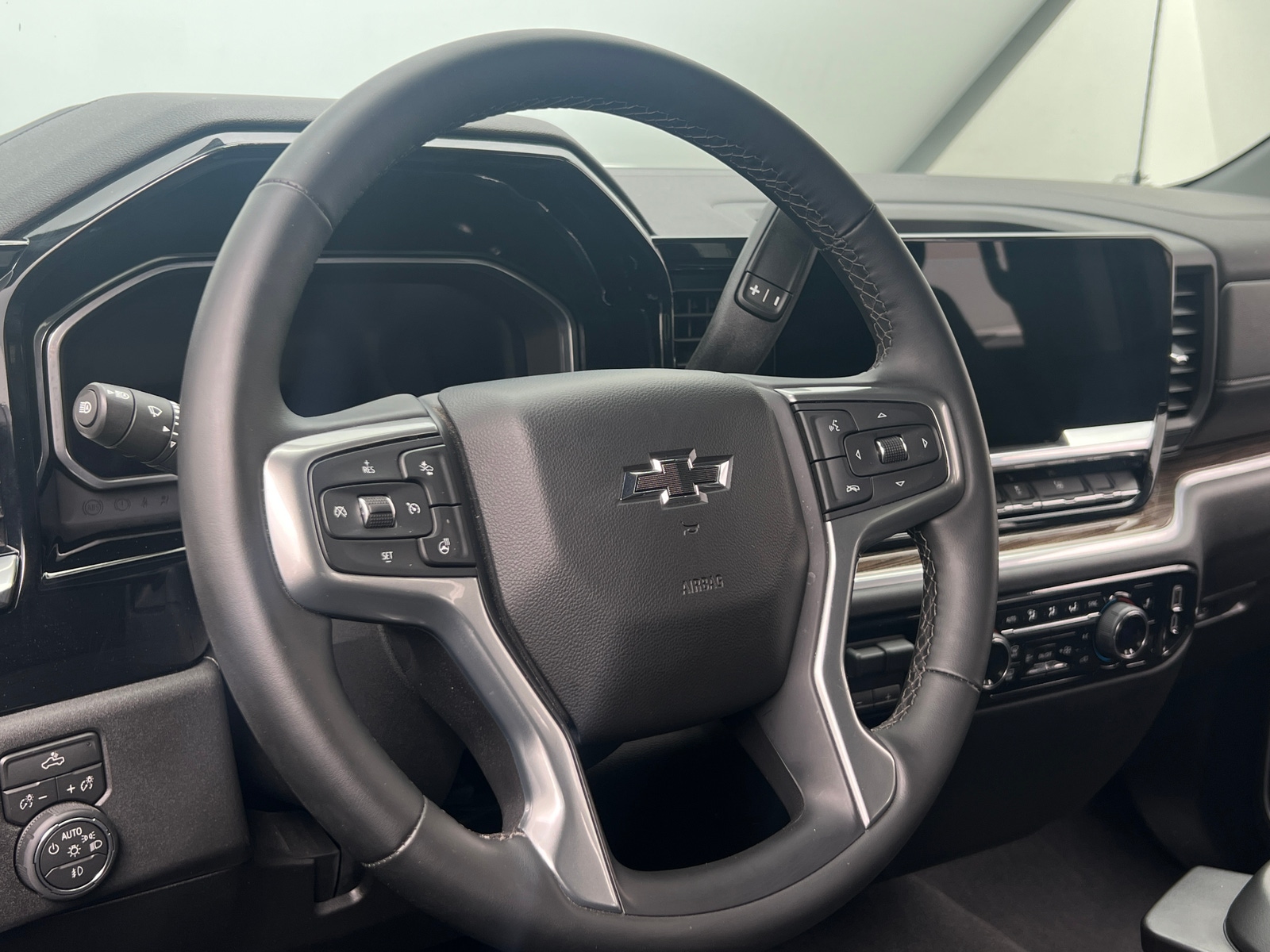 Thumbnail: 2026 Chevrolet Silverado 1500 - 5