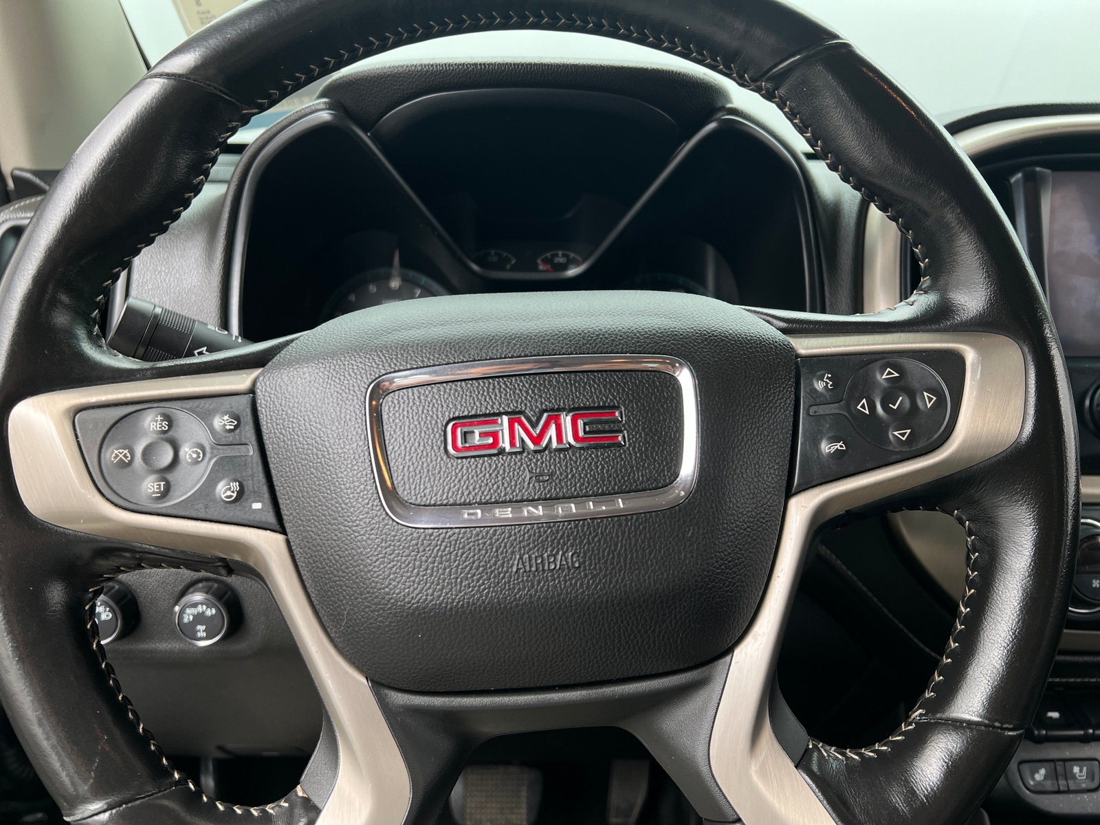 Thumbnail: 2018 GMC Canyon - 4