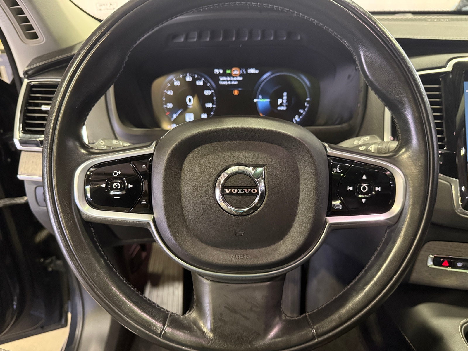 Thumbnail: 2021 Volvo XC90 - 4