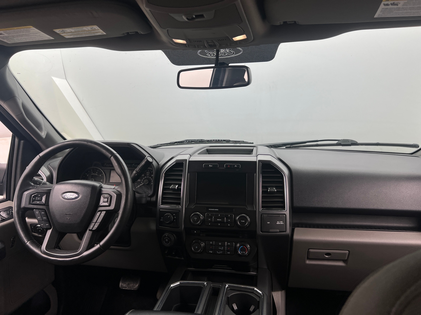 Thumbnail: 2018 Ford Econoline - 3