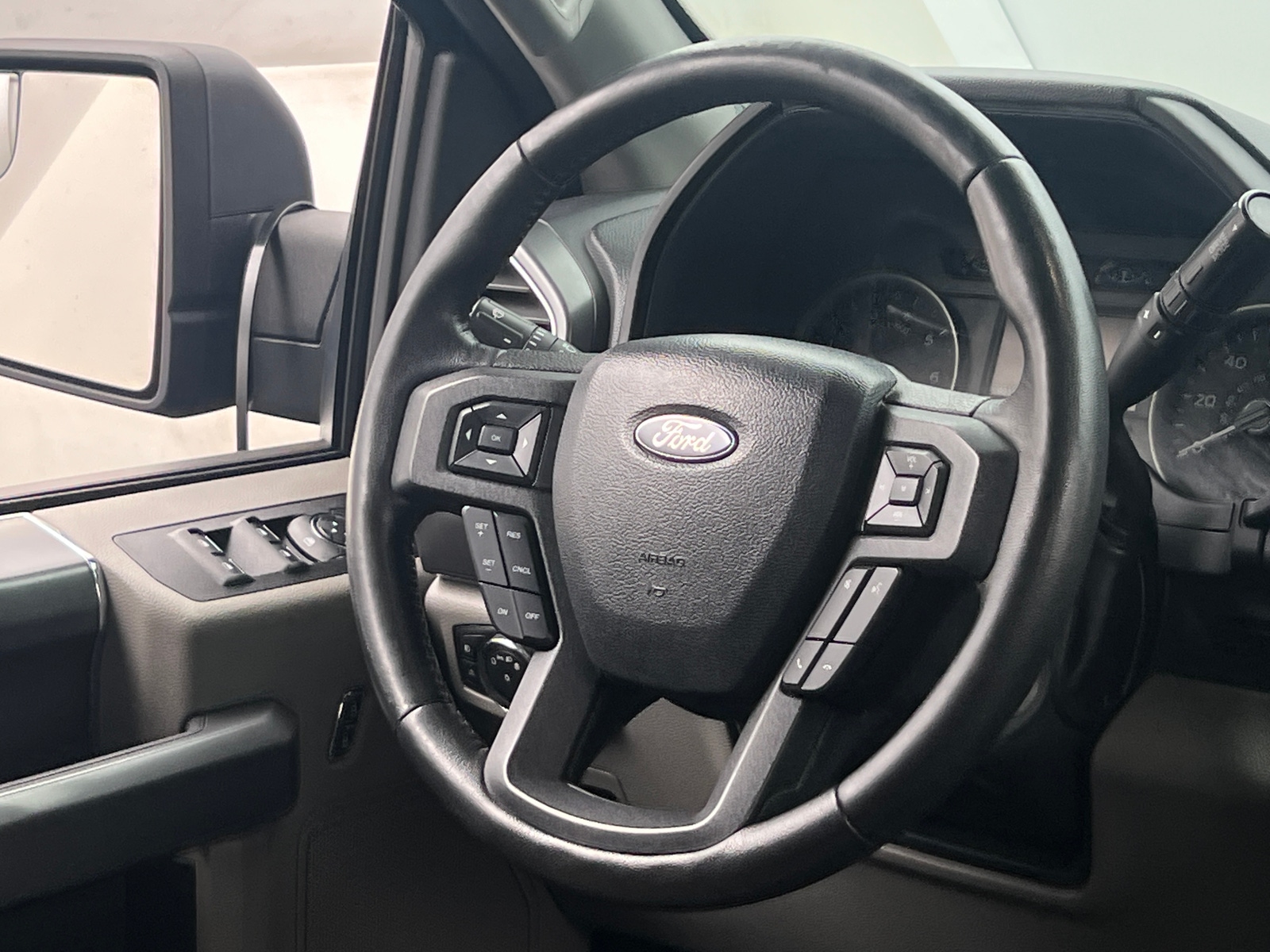 Thumbnail: 2018 Ford Econoline - 5