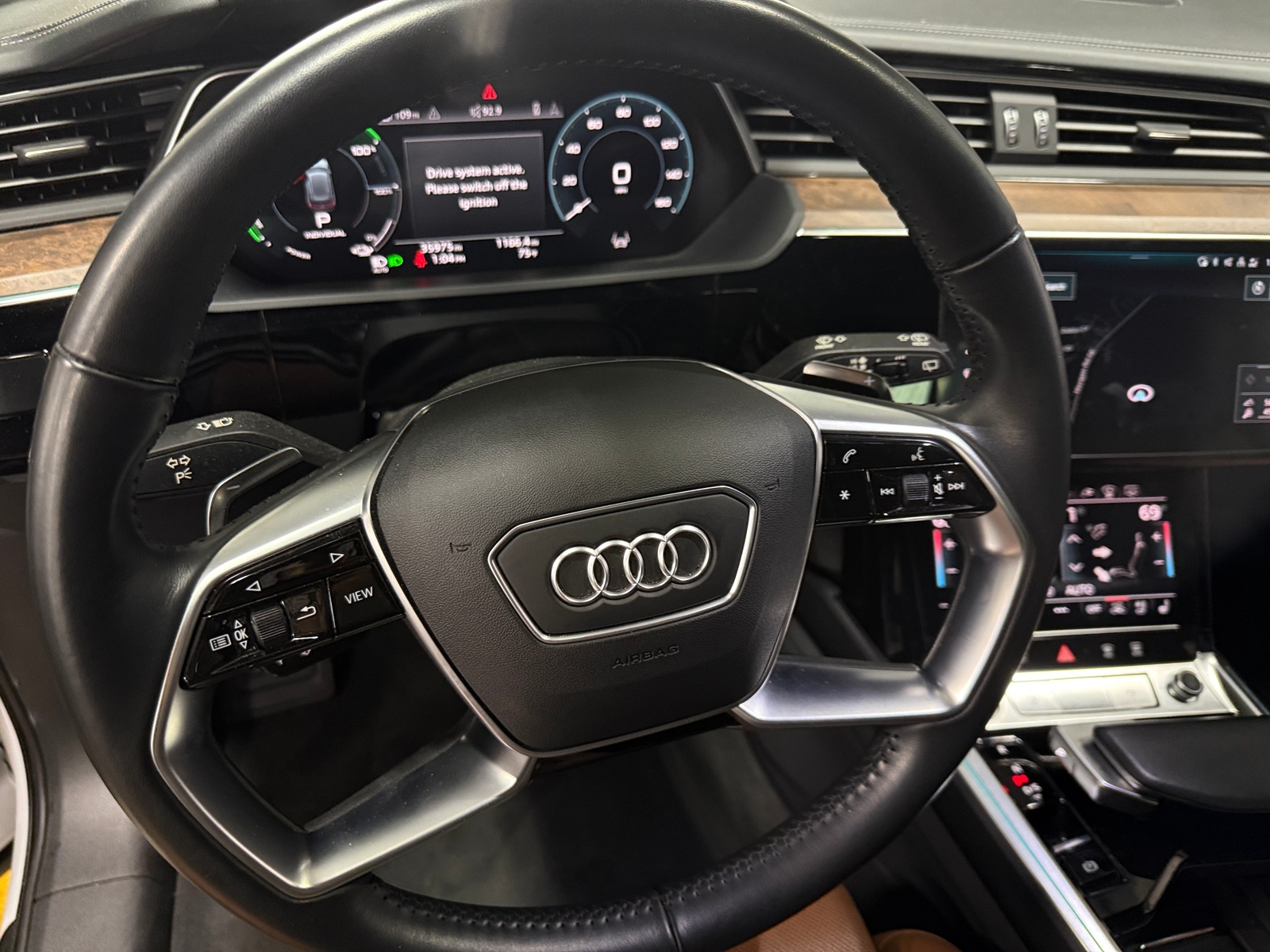 Thumbnail: 2021 Audi e-tron - 4