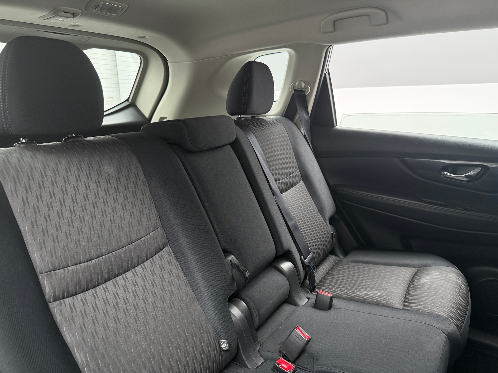 Thumbnail: 2017 Nissan Rogue - 6
