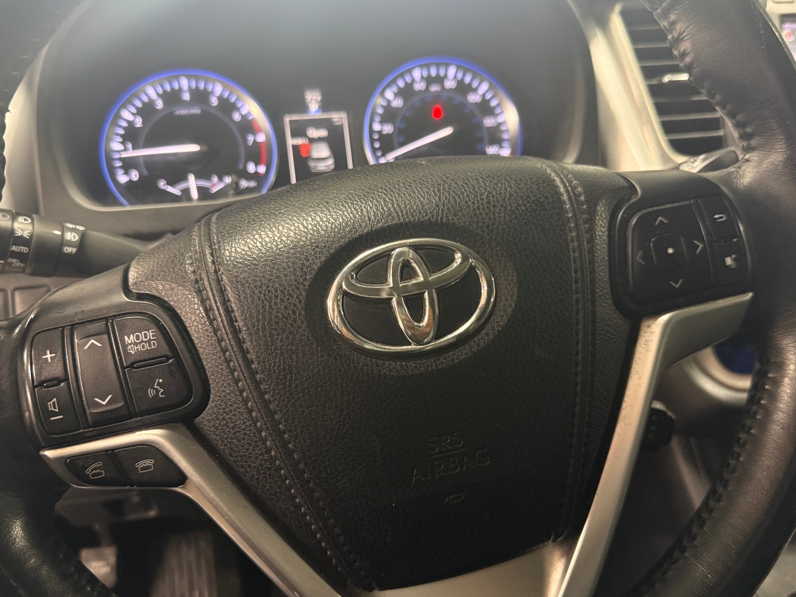 Thumbnail: 2015 Toyota Highlander - 4