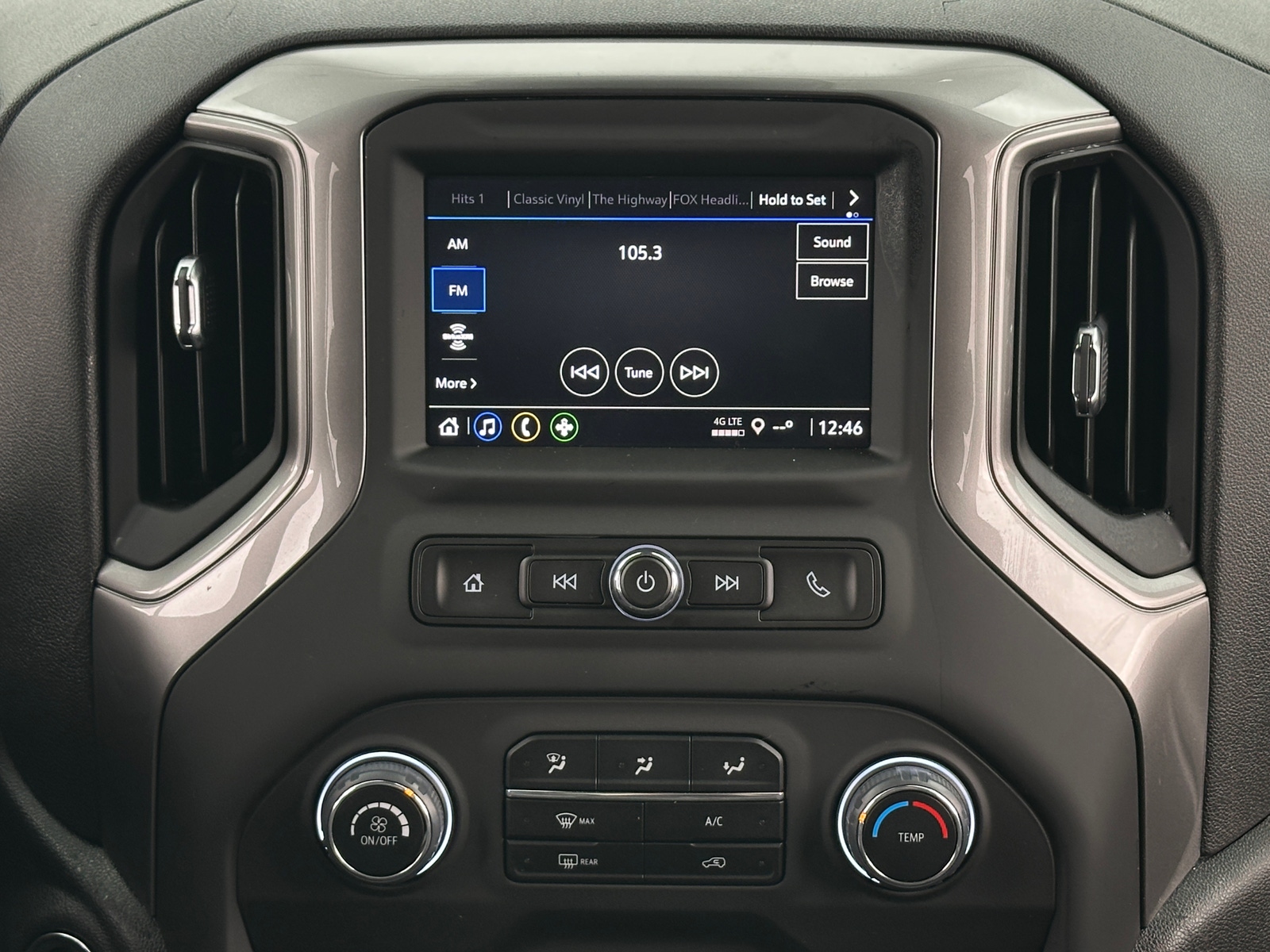 Thumbnail: 2025 Chevrolet Silverado 1500 - 4