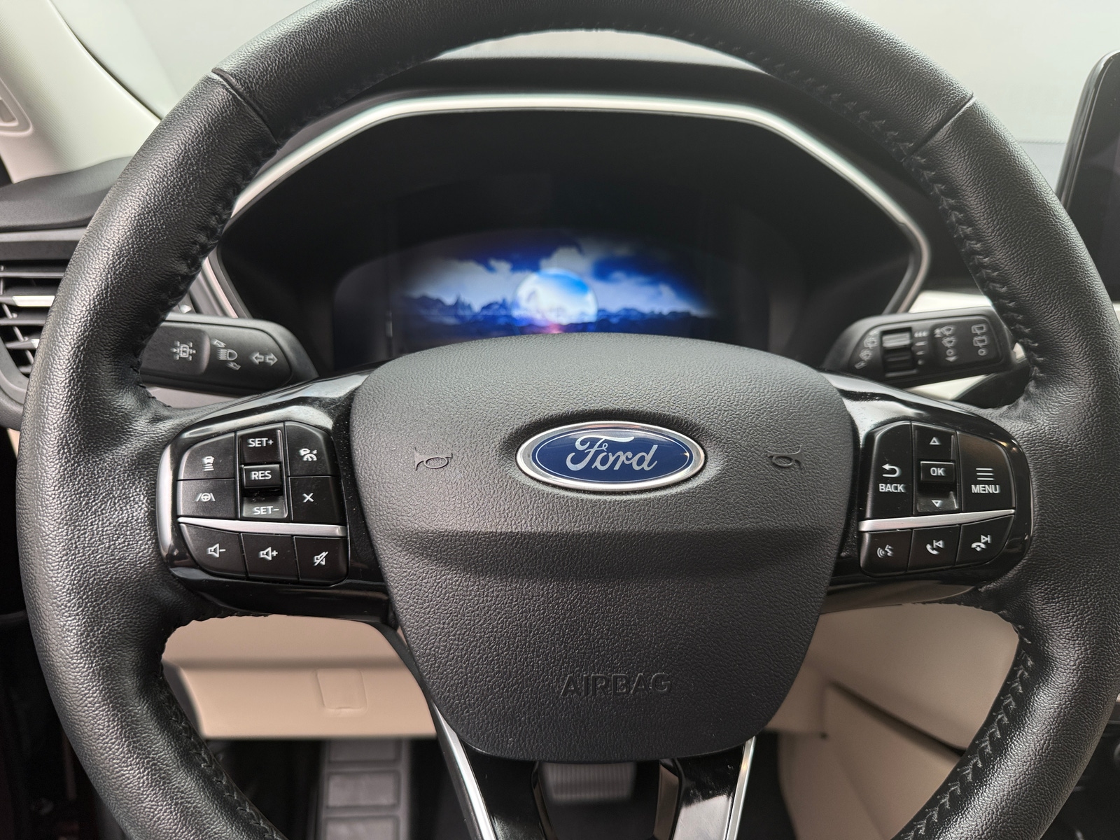 Thumbnail: 2021 Ford Escape - 4