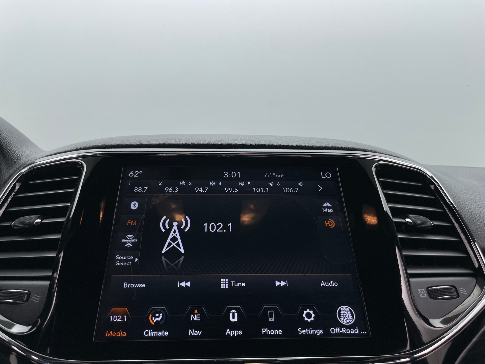Thumbnail: 2019 Jeep Grand Cherokee - 3