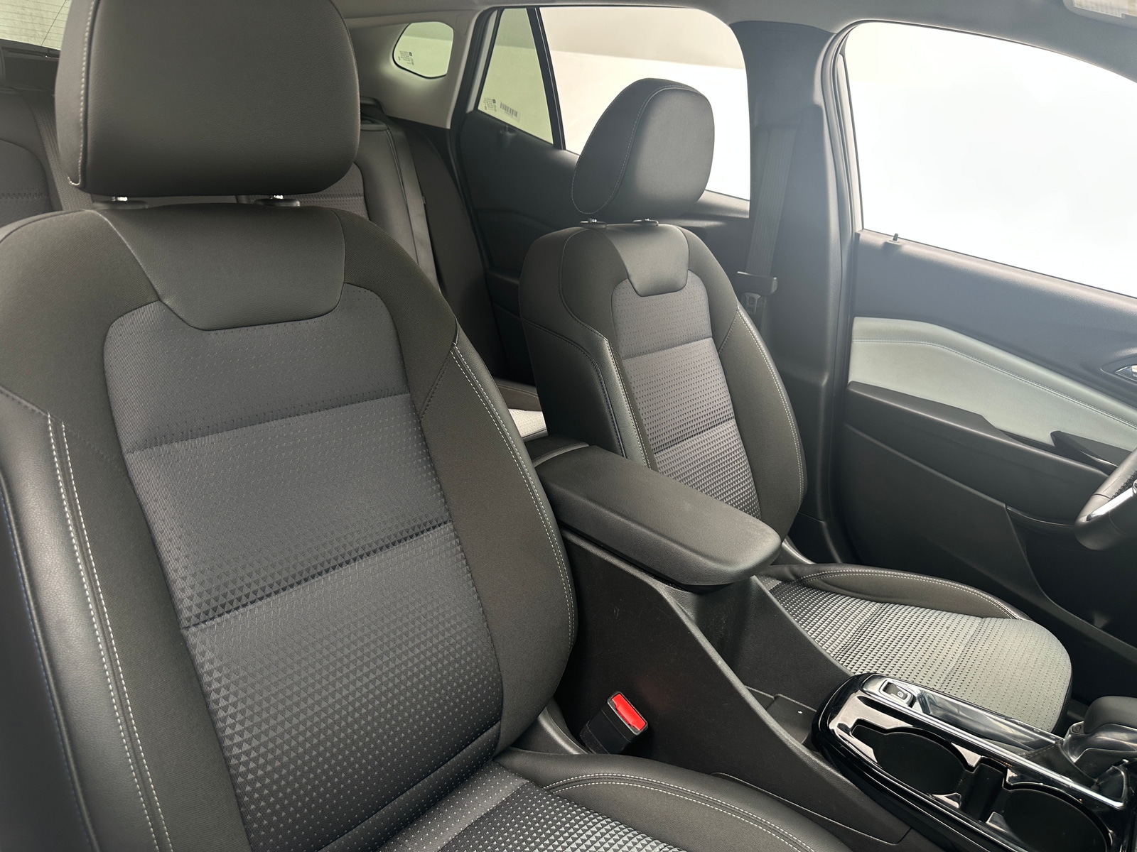 Thumbnail: 2025 Chevrolet Trax - 2
