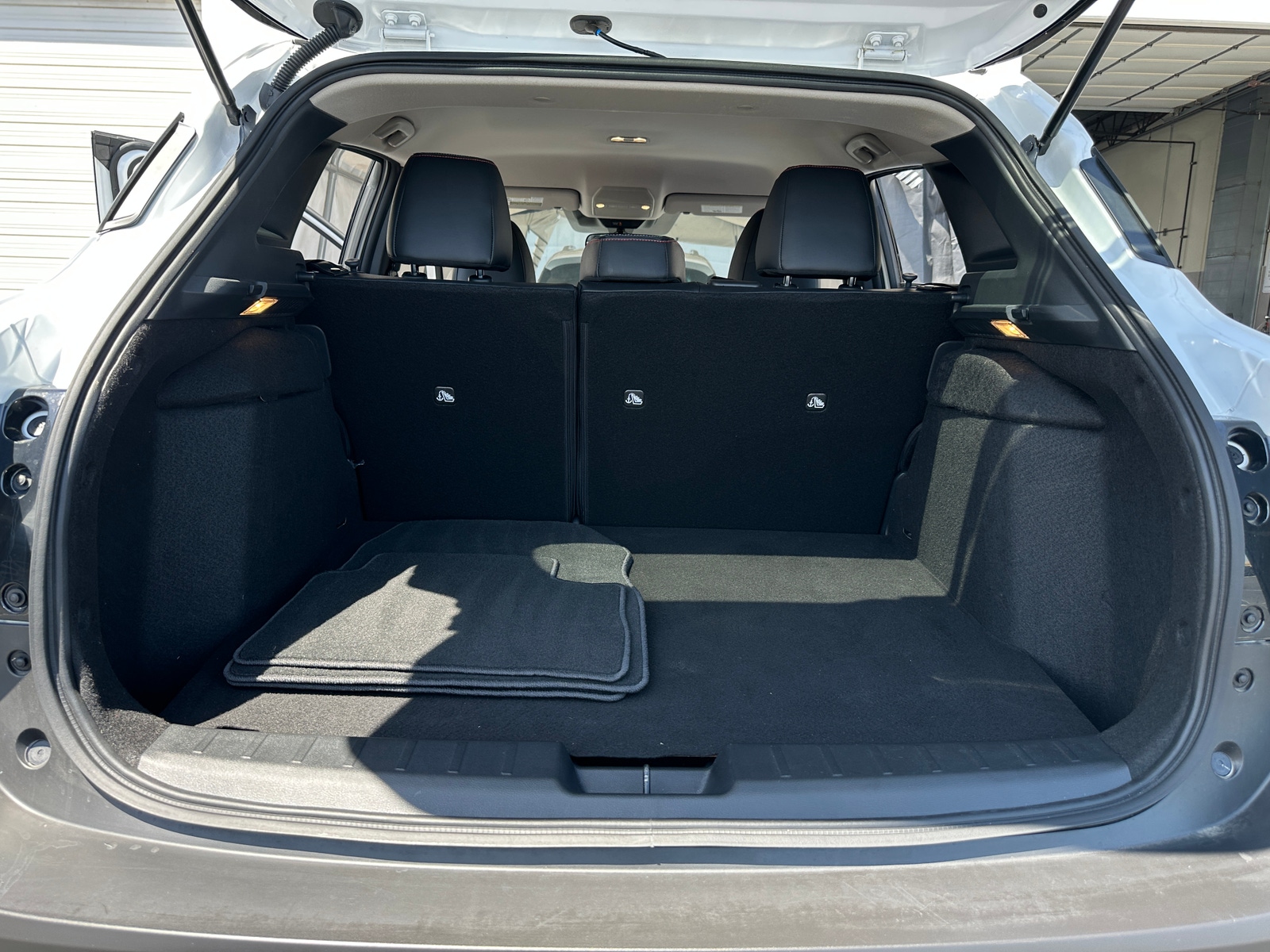 Thumbnail: 2025 Nissan Kicks - 7