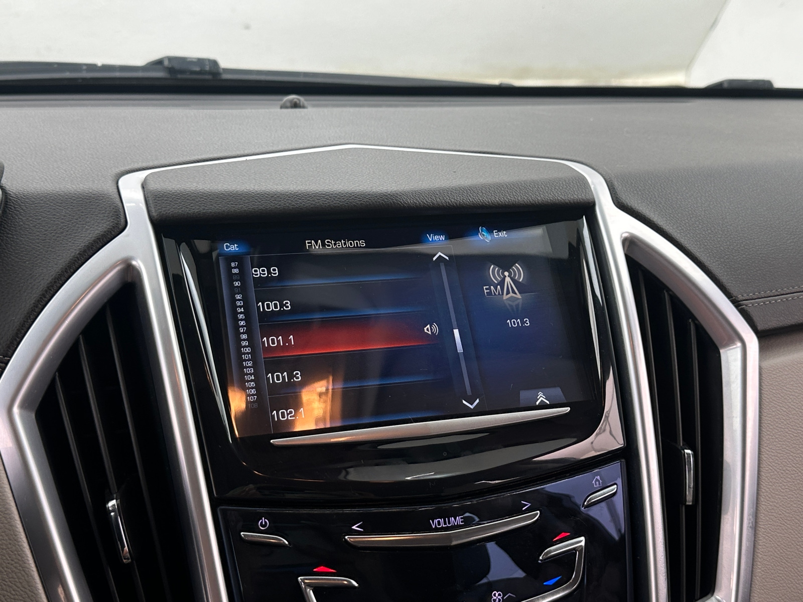 Thumbnail: 2014 Cadillac SRX - 3